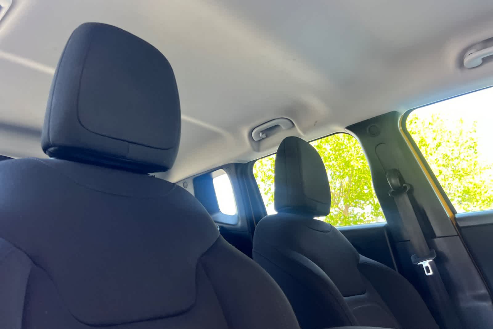 Thumbnail: 2018 Jeep Renegade - 16