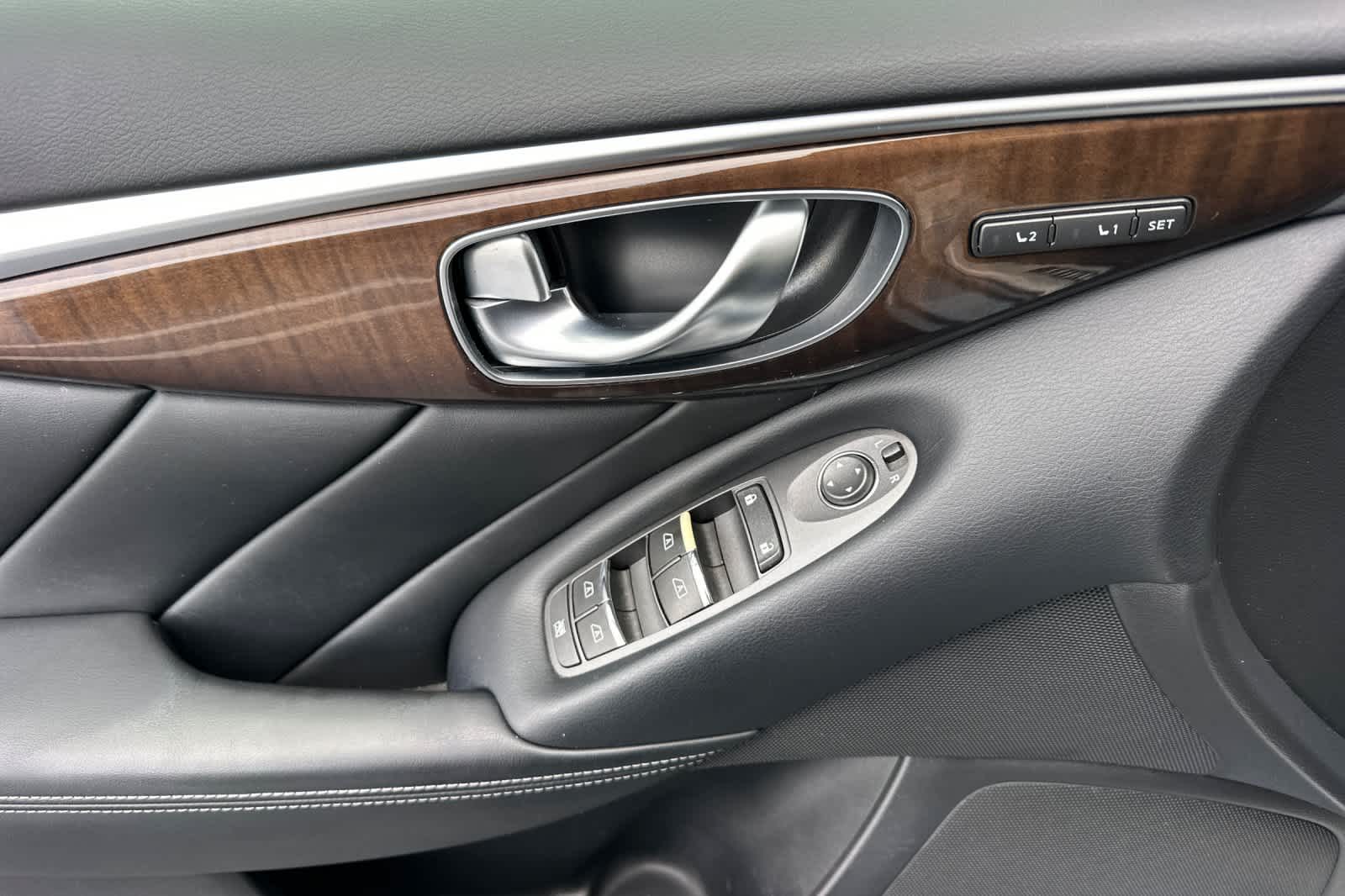 Thumbnail: 2014 INFINITI Q50 - 12