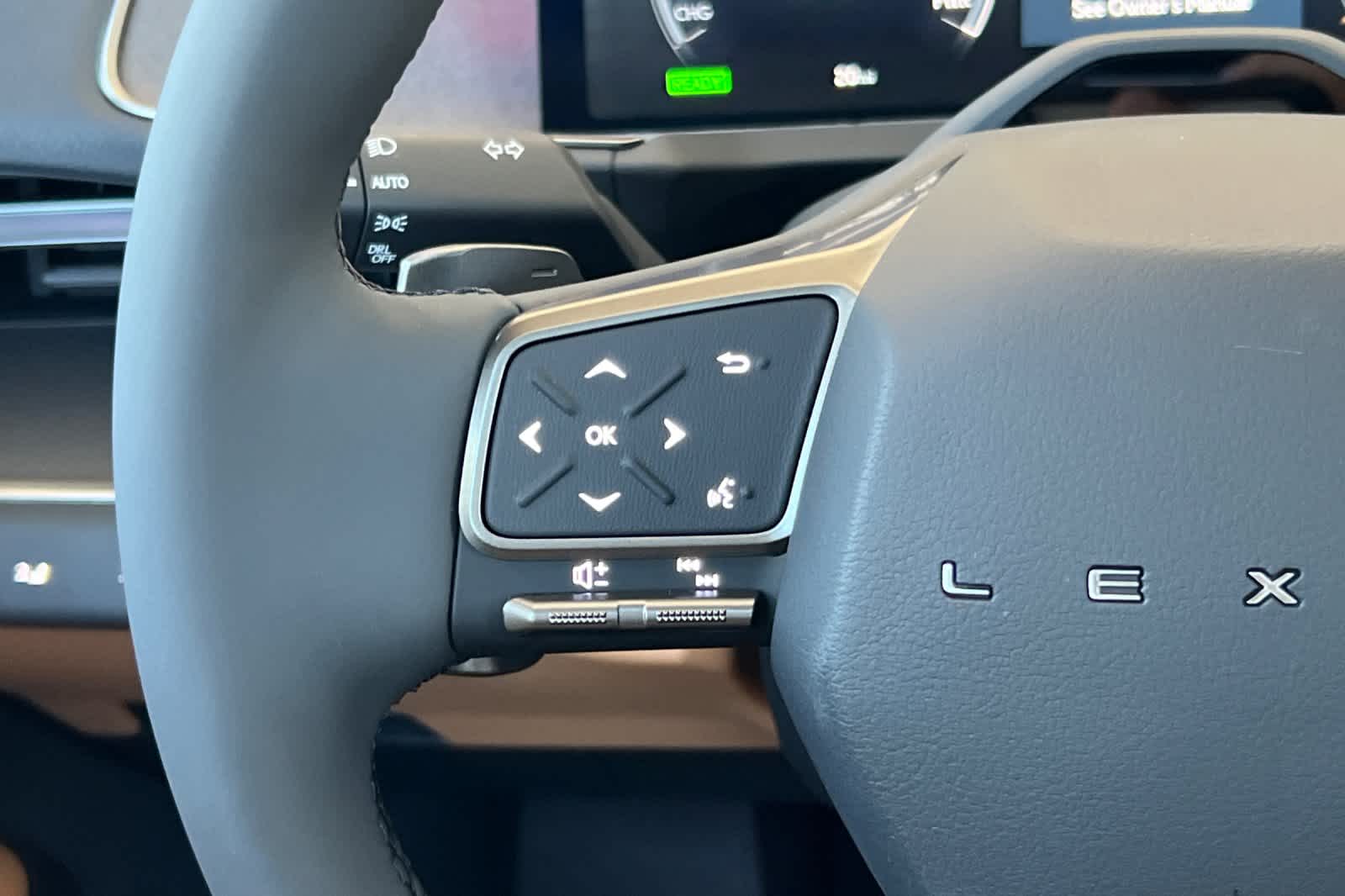 Thumbnail: 2026 Lexus ES - 26