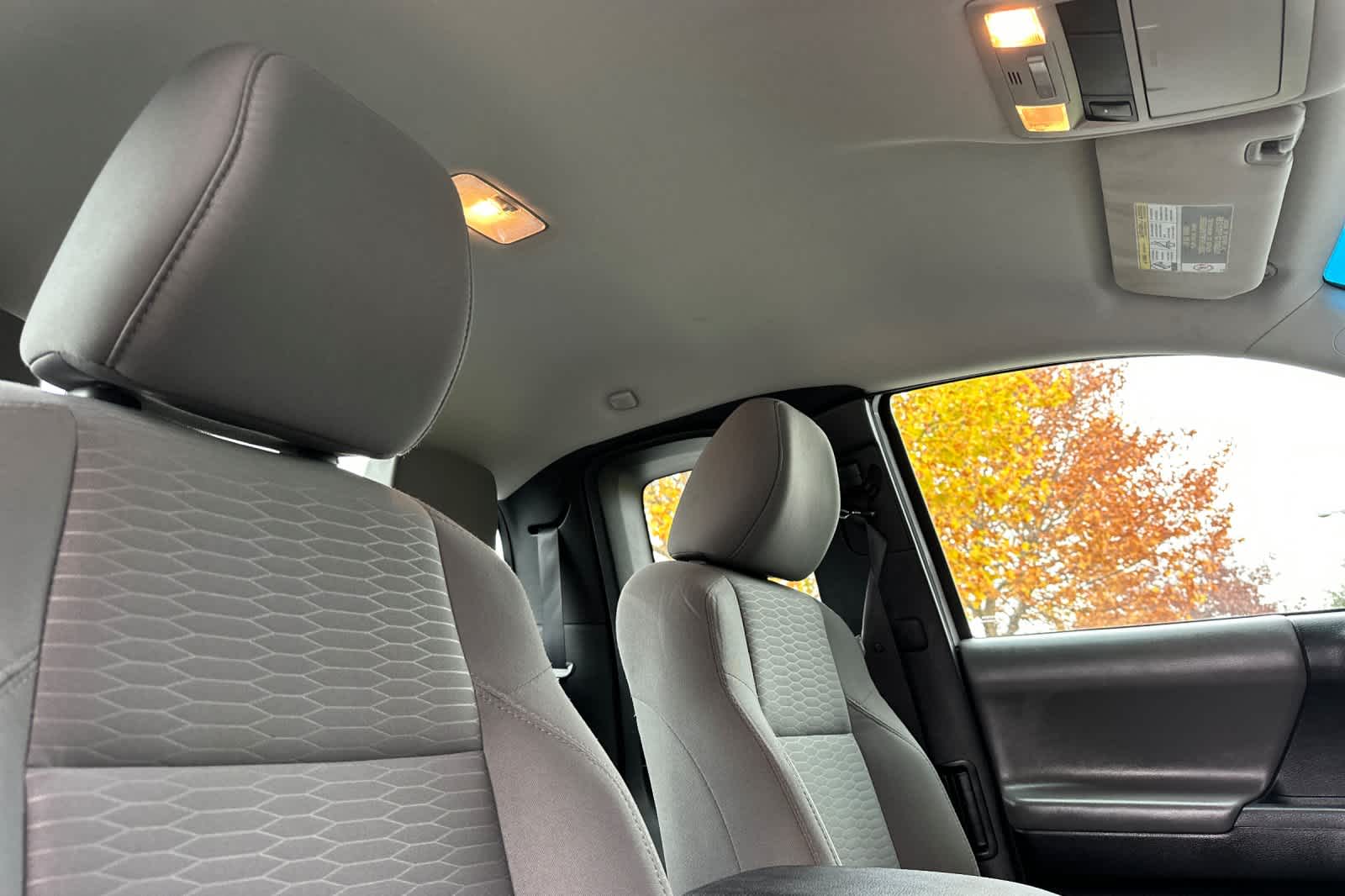 Thumbnail: 2016 Toyota Tacoma - 16