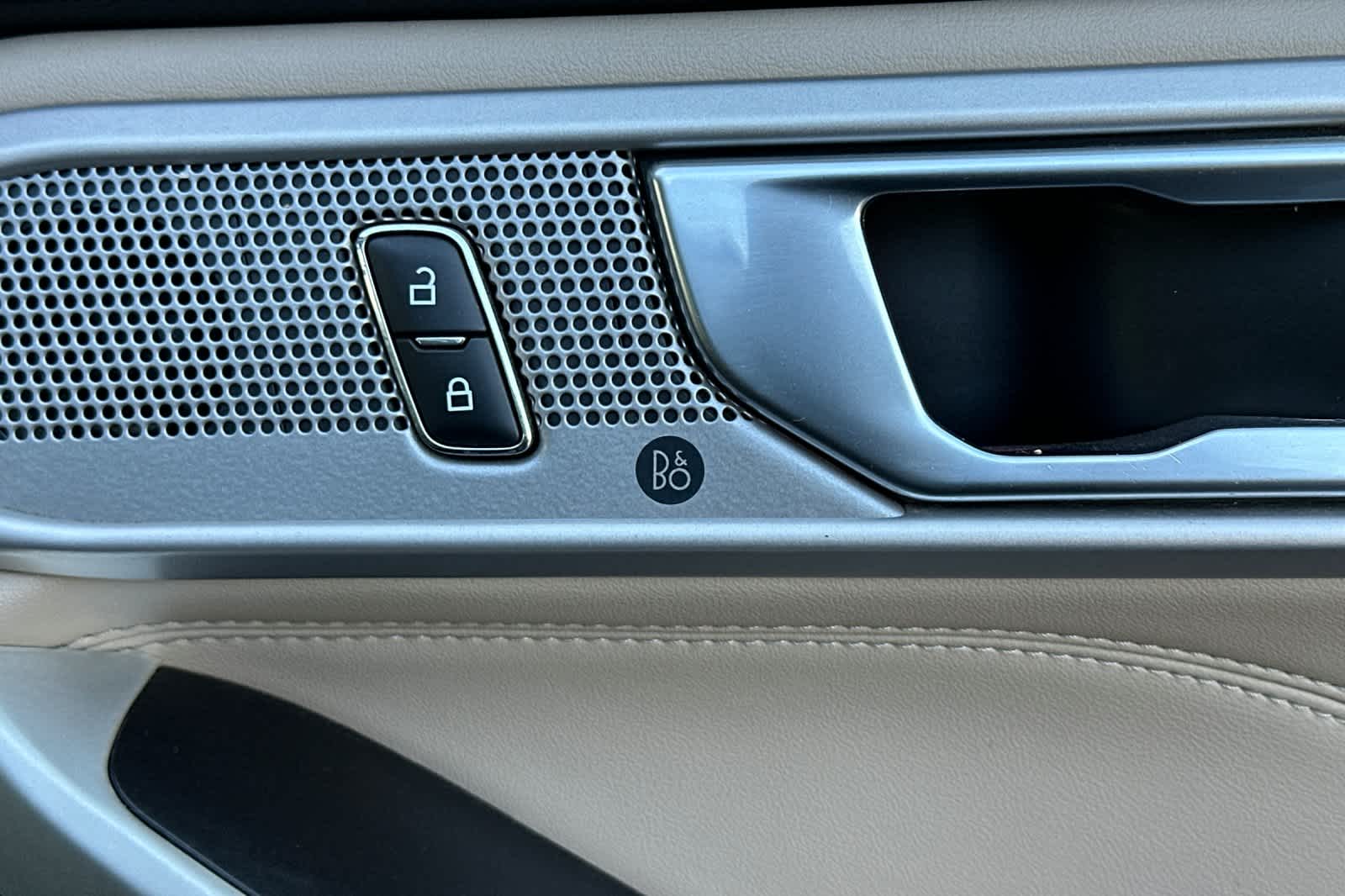 Thumbnail: 2021 Ford Explorer - 20