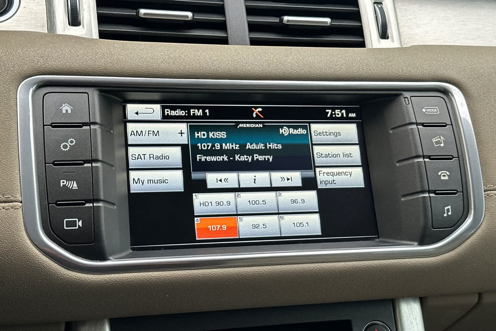 Thumbnail: 2016 Land Rover Range Rover Evoque - 21