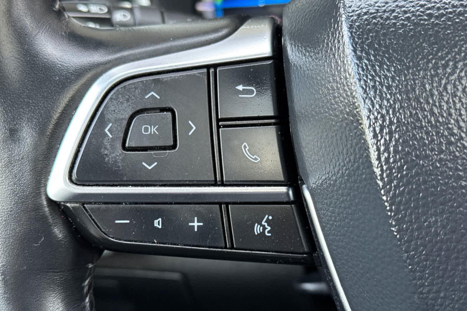 Thumbnail: 2021 Toyota Highlander - 27