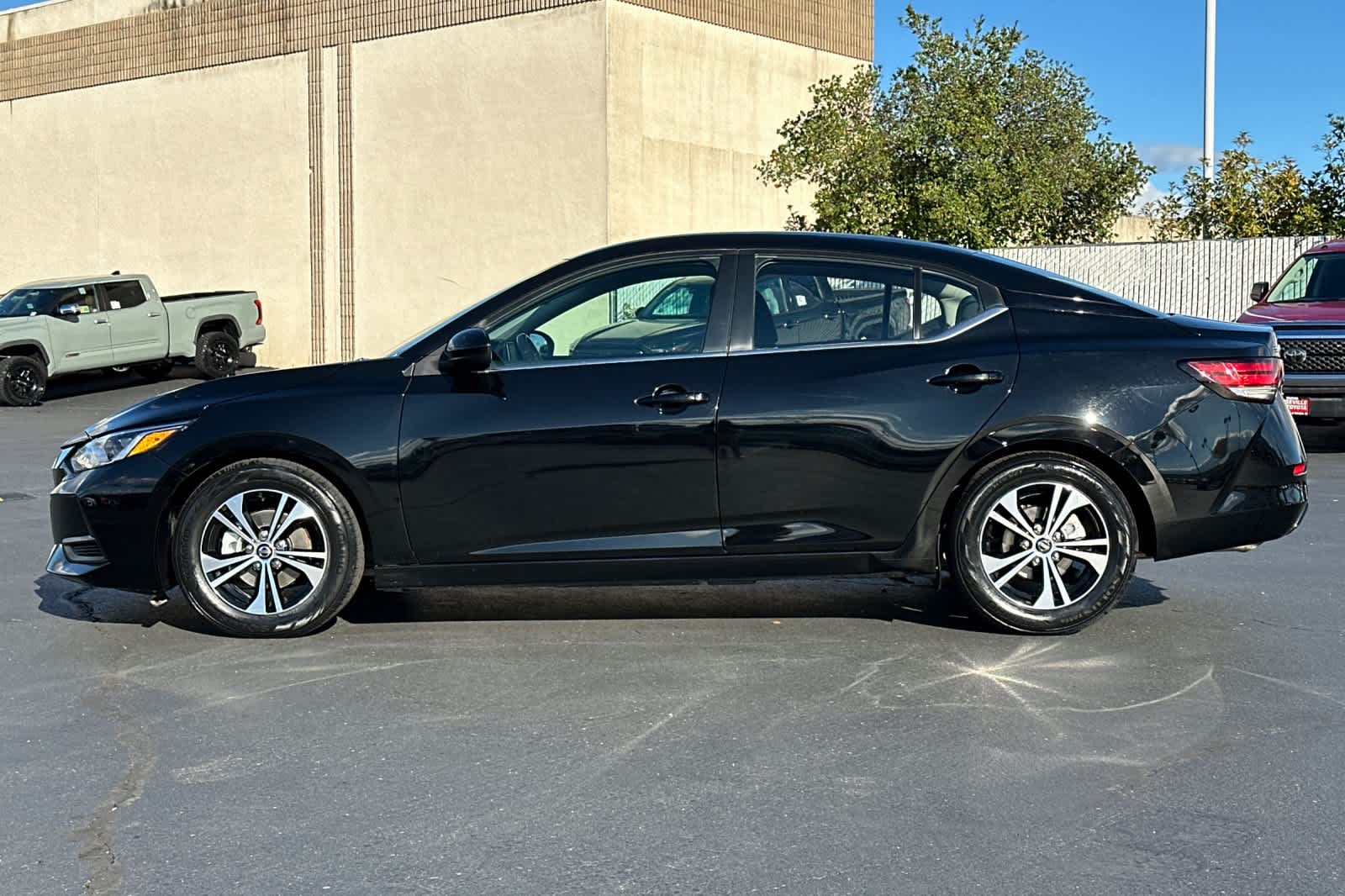 Thumbnail: 2023 Nissan Sentra - 9