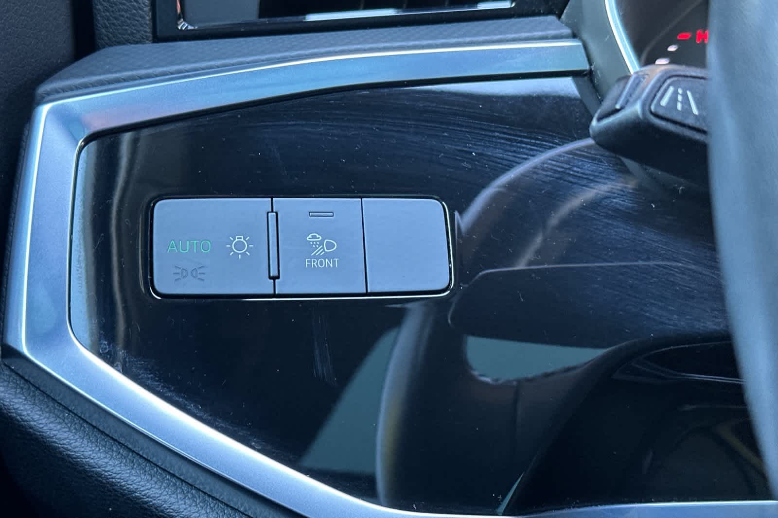 Thumbnail: 2020 Audi Q3 - 30