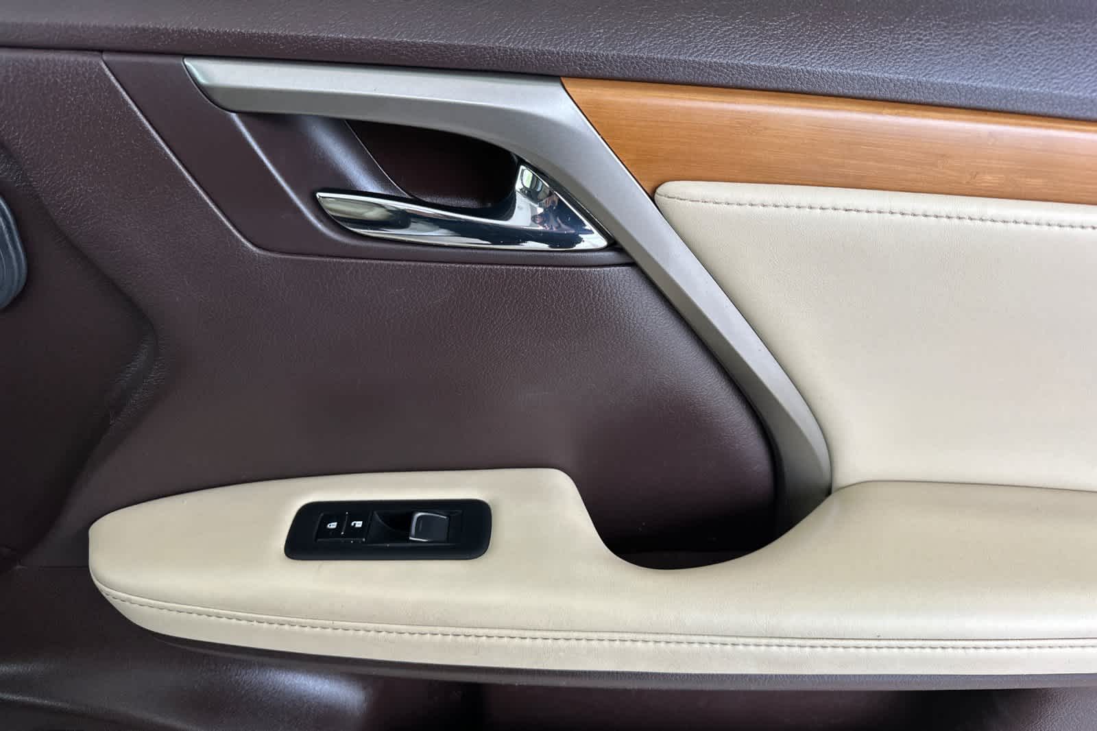 Thumbnail: 2020 Lexus RX - 19