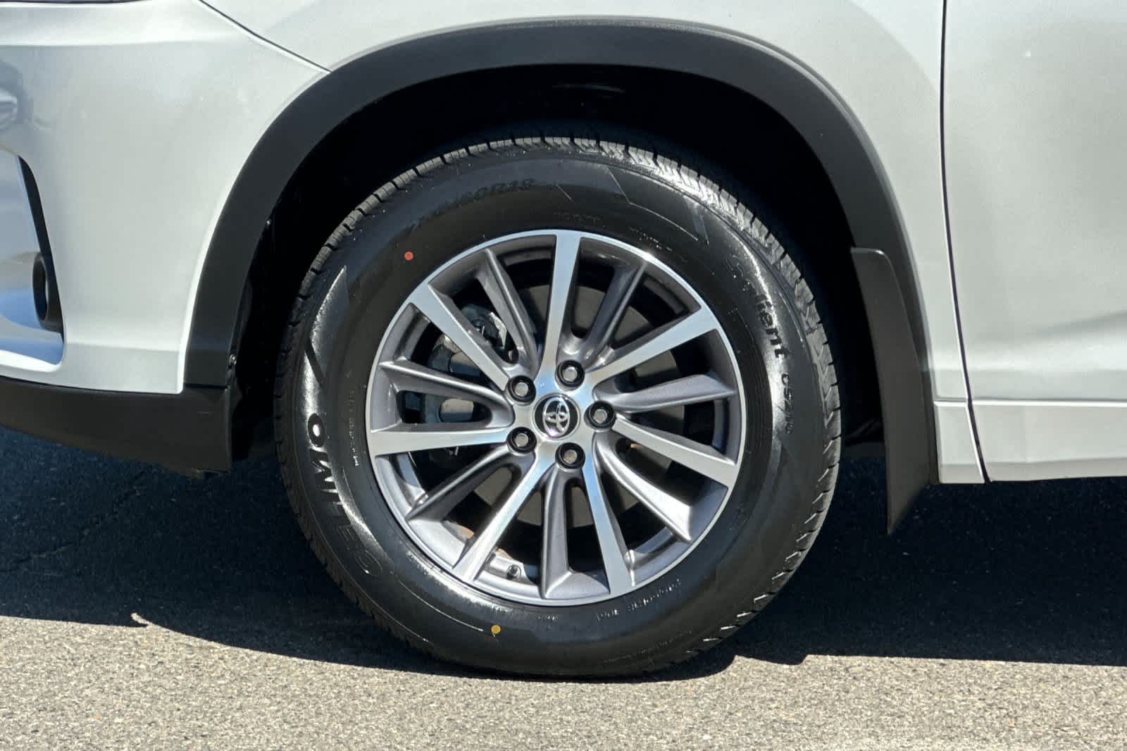 Thumbnail: 2018 Toyota Highlander - 31