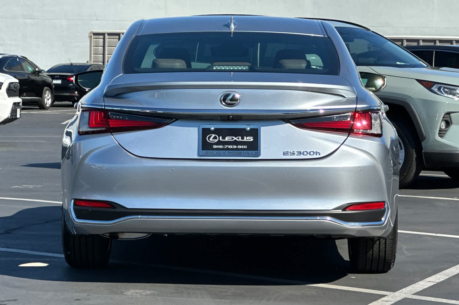 Thumbnail: 2025 Lexus ES - 8