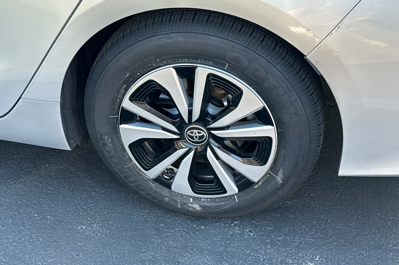 Thumbnail: 2018 Toyota Prius Prime - 17