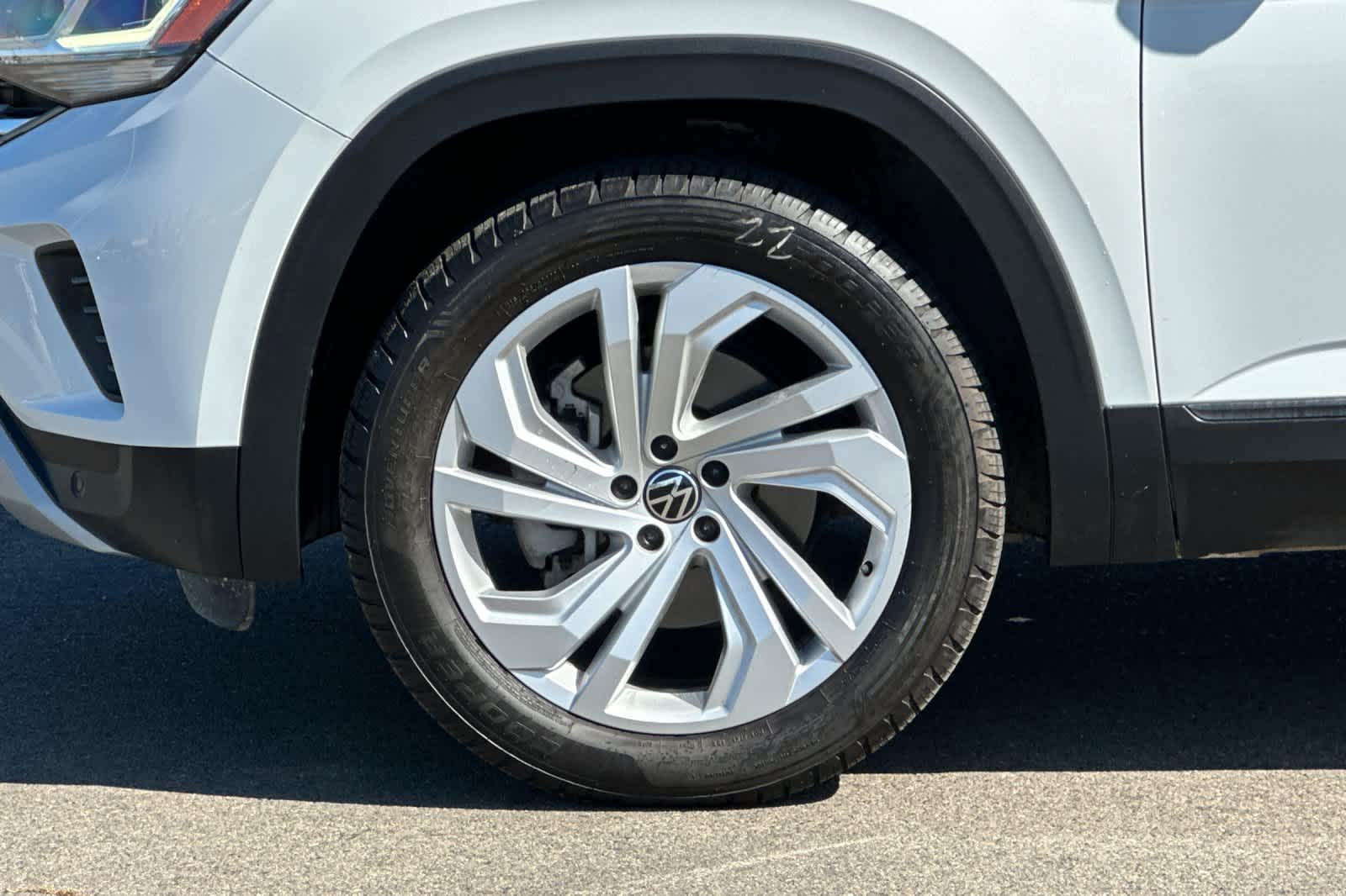 Thumbnail: 2021 Volkswagen Atlas - 32