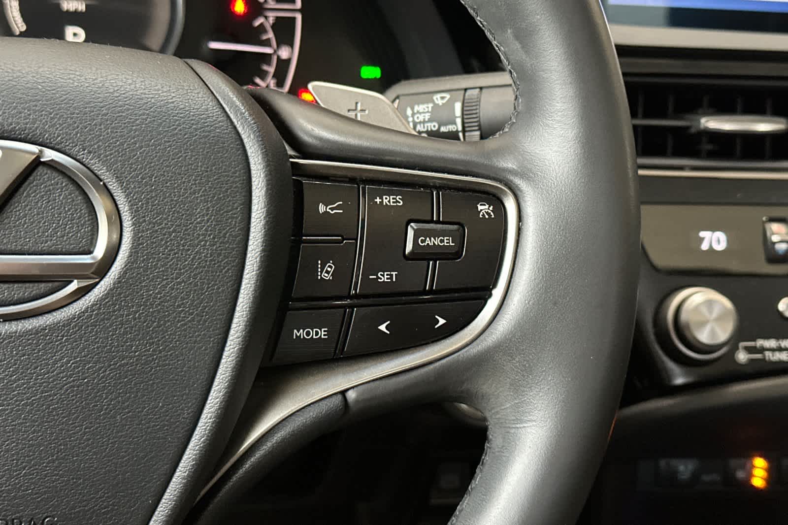 Thumbnail: 2023 Lexus ES - 26