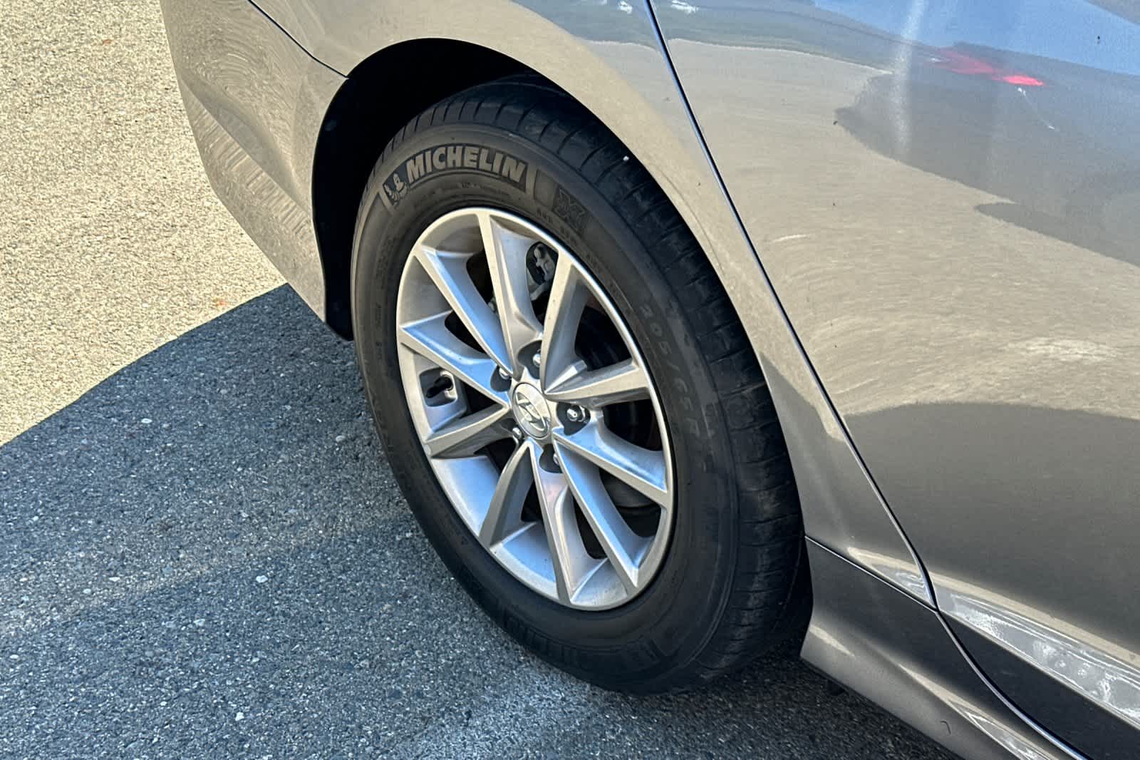 Thumbnail: 2018 Hyundai Sonata - 13