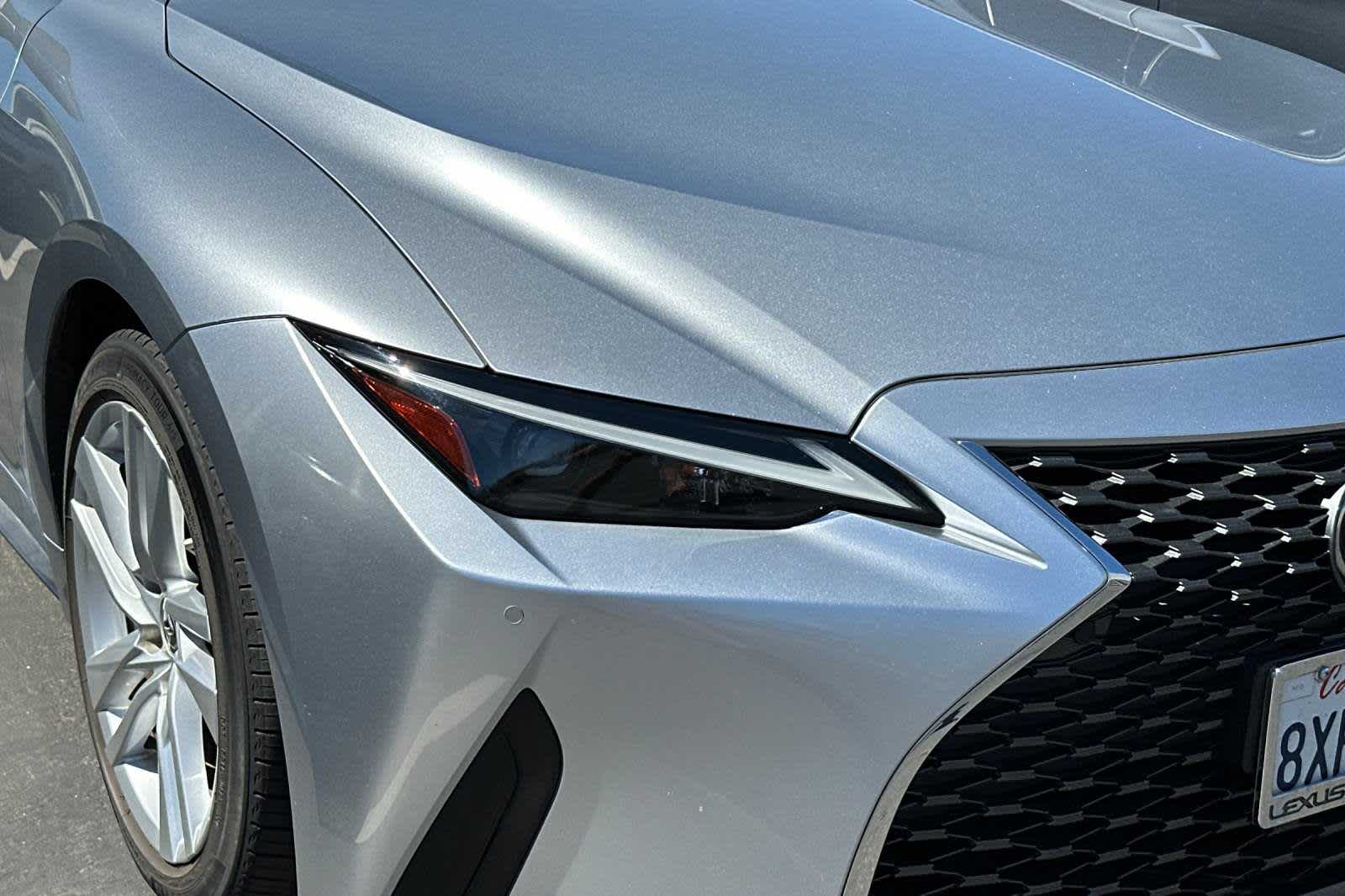 2021 Lexus IS  8