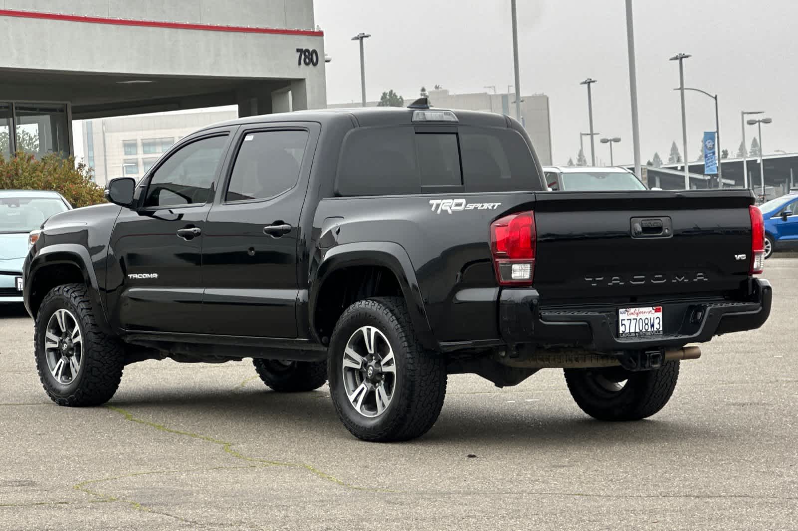 Thumbnail: 2018 Toyota Tacoma - 7