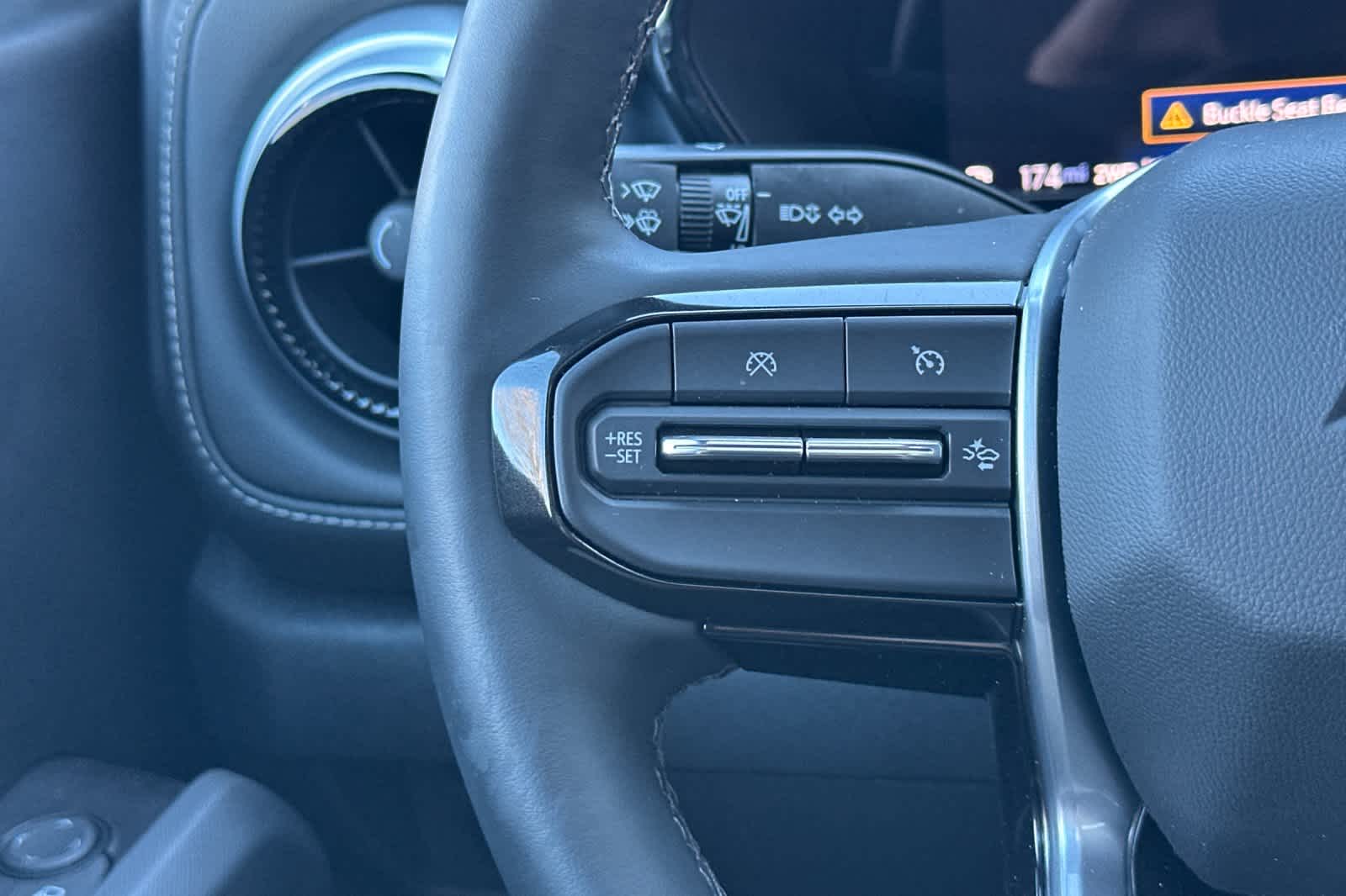 Thumbnail: 2024 Chevrolet Colorado - 26