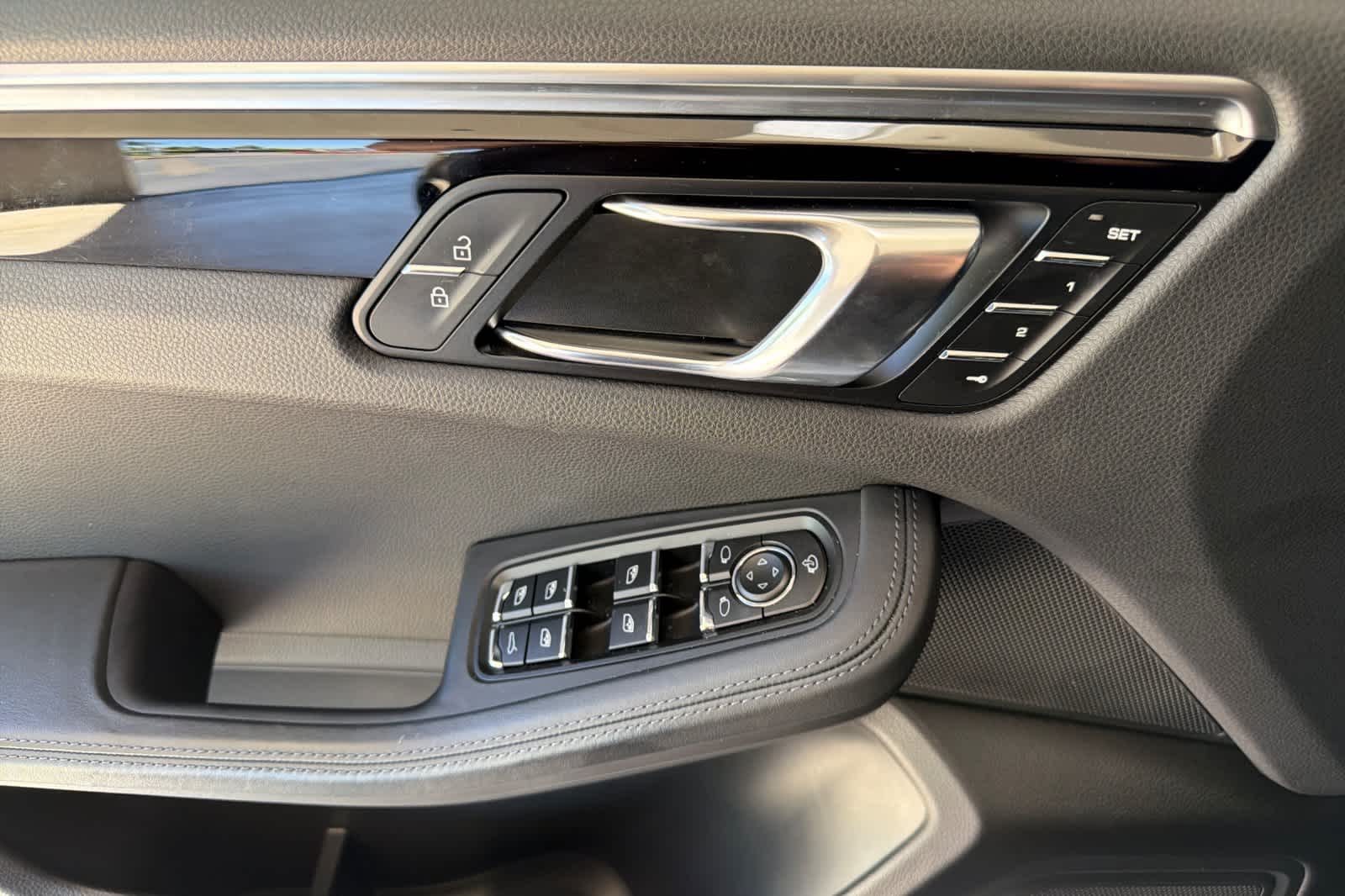 Thumbnail: 2022 Porsche Macan - 11
