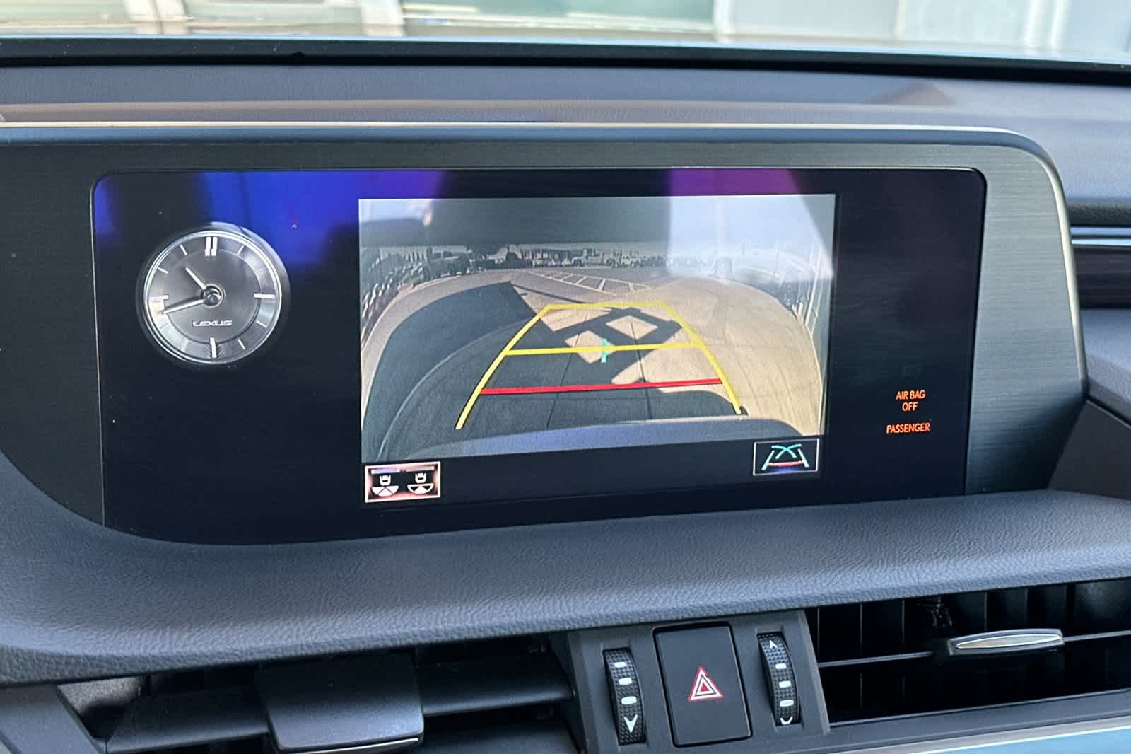 Thumbnail: 2020 Lexus ES - 20