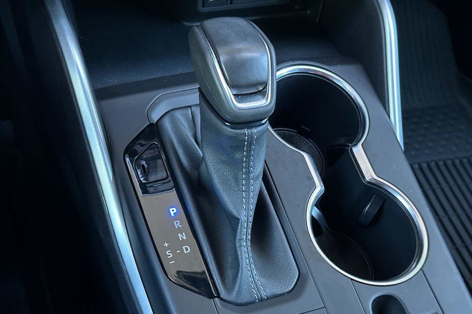 Thumbnail: 2022 Toyota Highlander - 23
