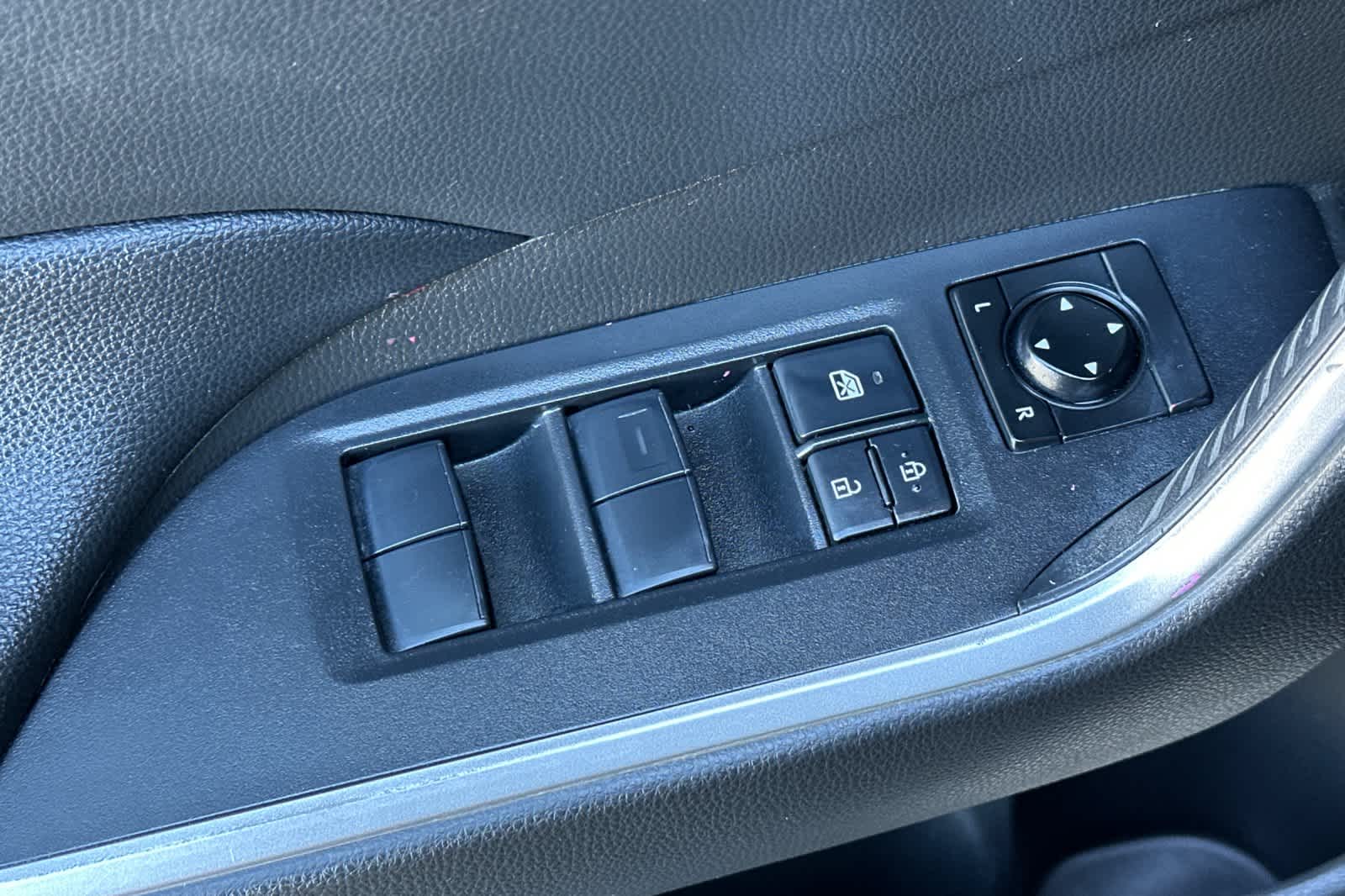 Thumbnail: 2020 Toyota RAV4 - 13