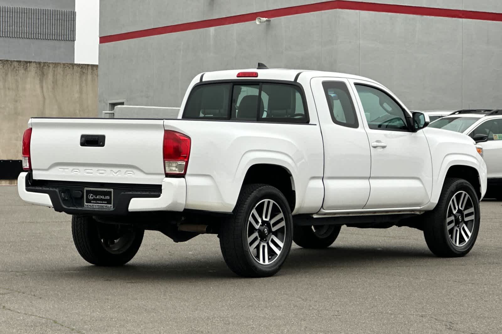 Thumbnail: 2016 Toyota Tacoma - 2