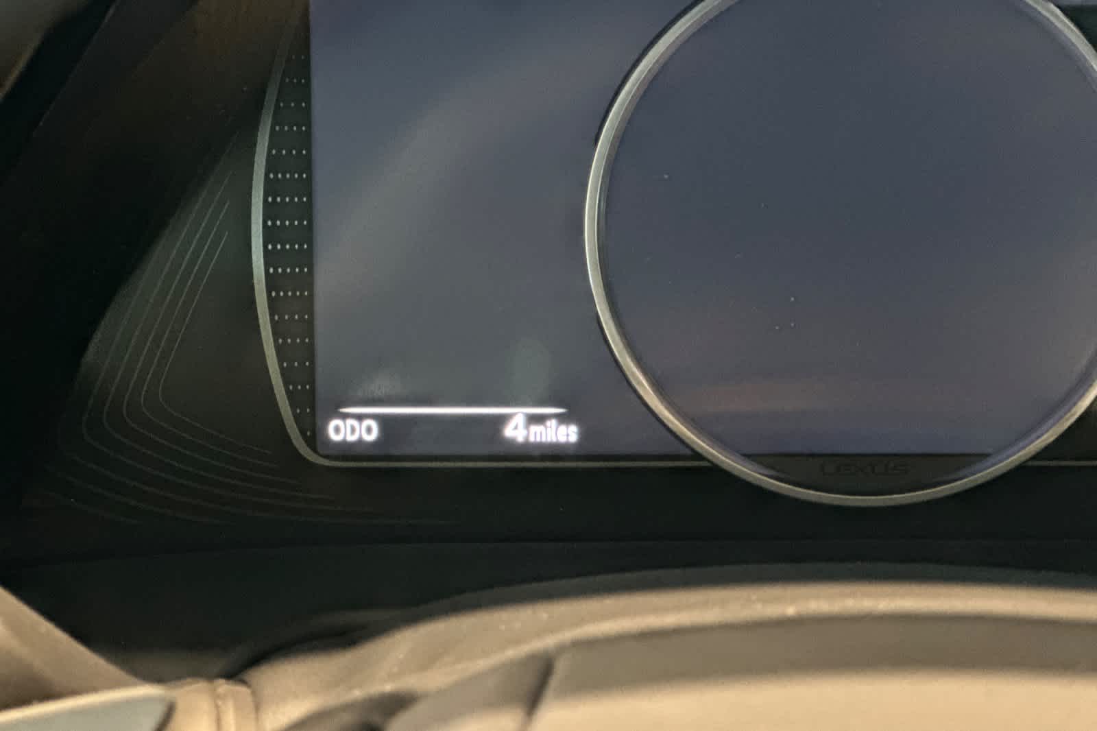 Thumbnail: 2025 Lexus ES - 26