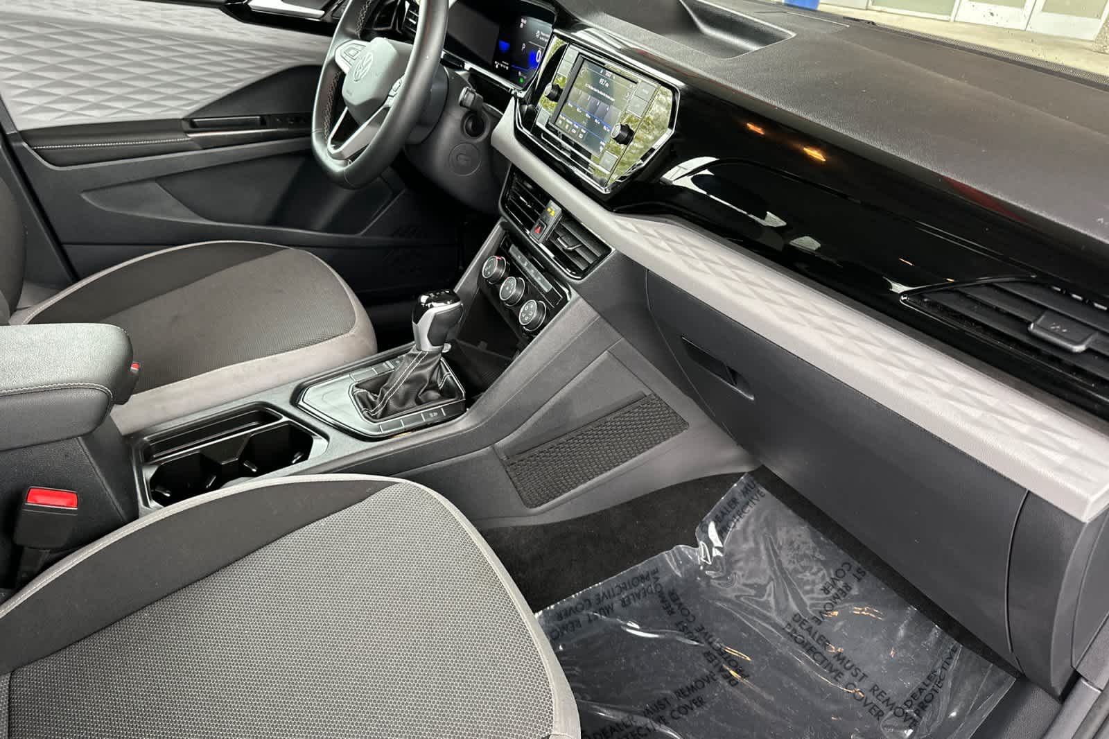 Thumbnail: 2024 Volkswagen Taos - 16