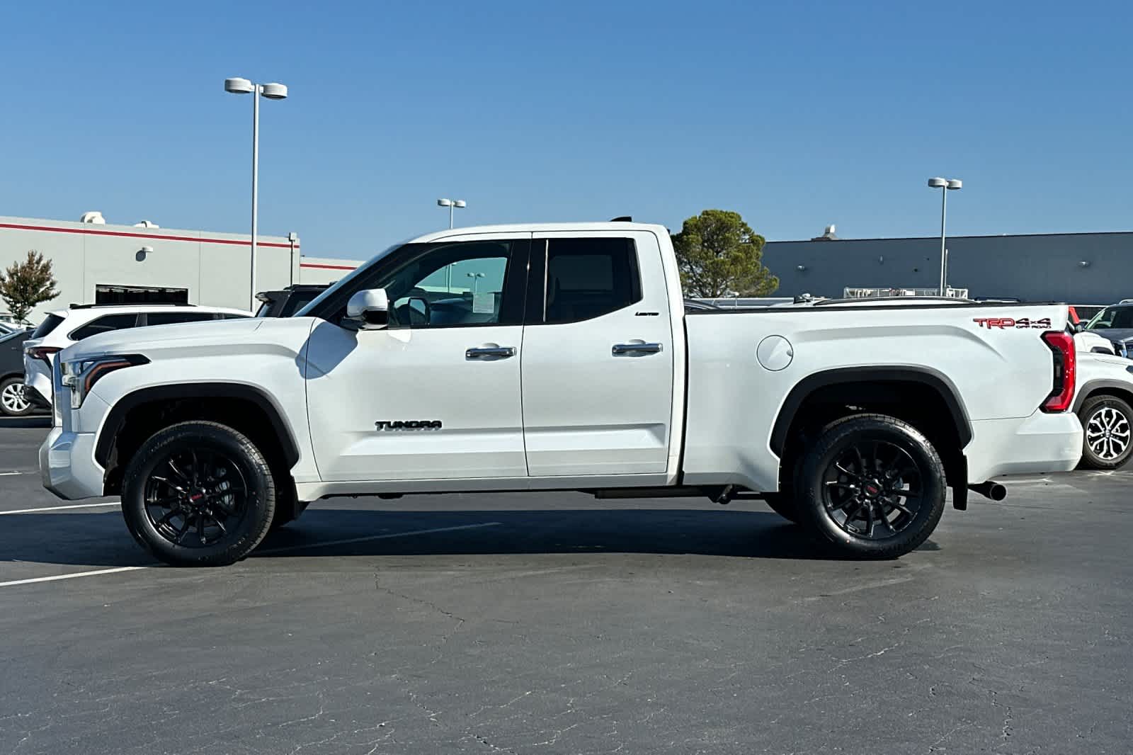 Thumbnail: 2022 Toyota Tundra - 9
