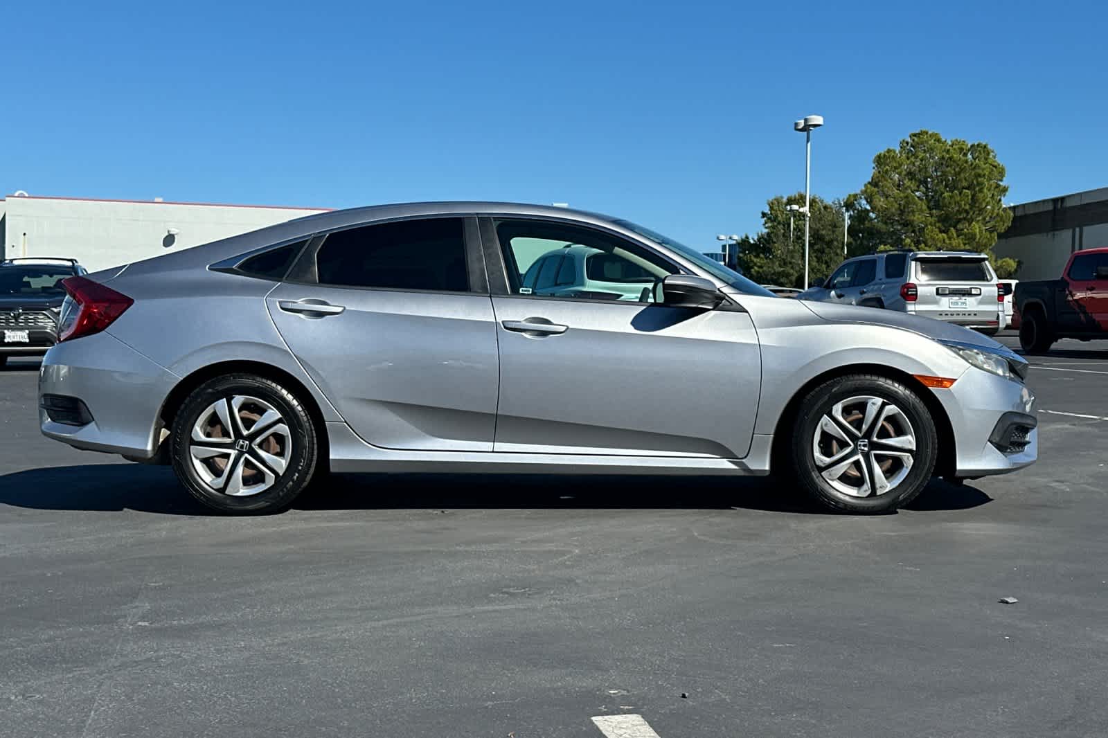 Thumbnail: 2017 Honda Civic - 6