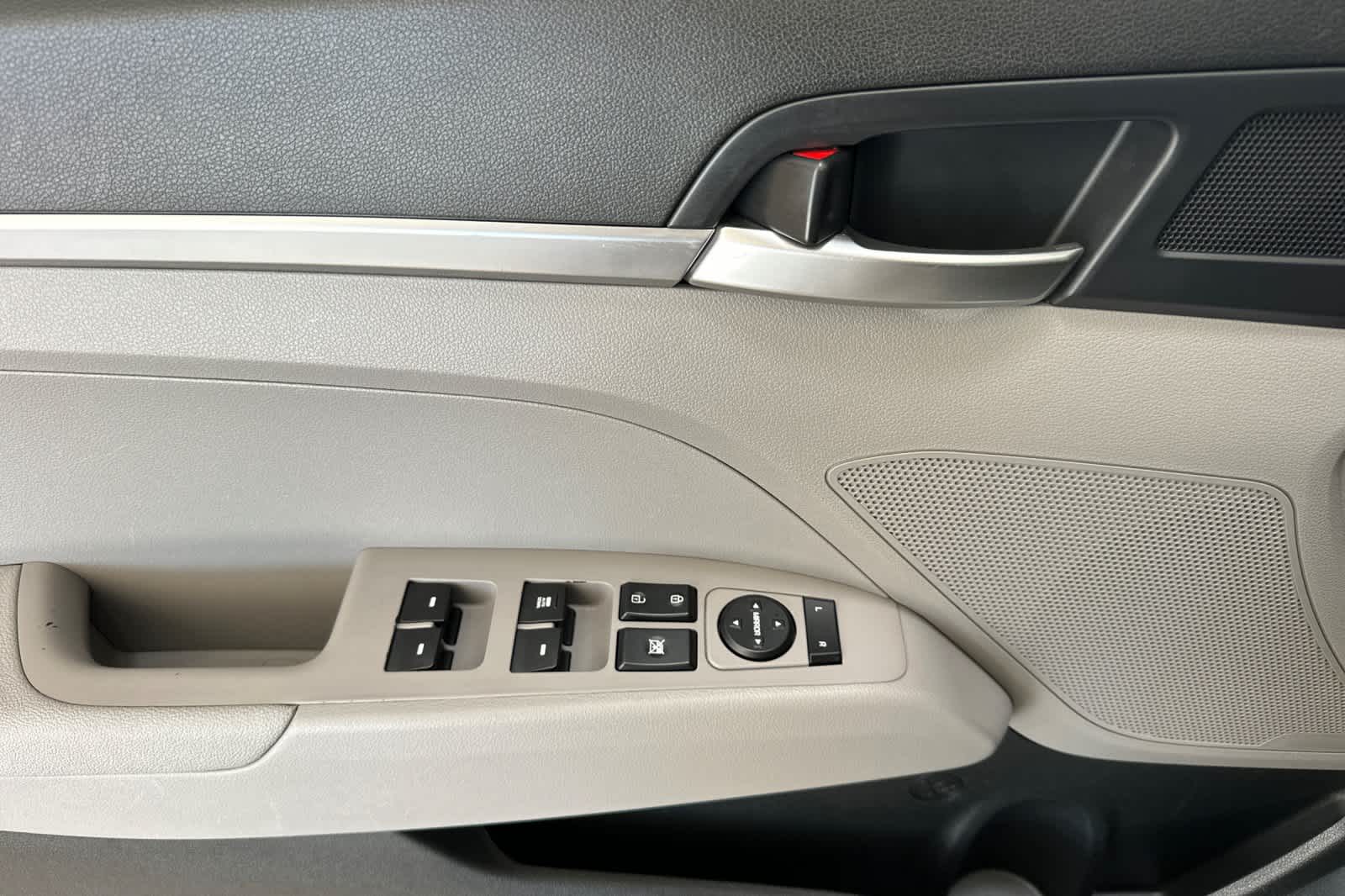Thumbnail: 2020 Hyundai Elantra - 12