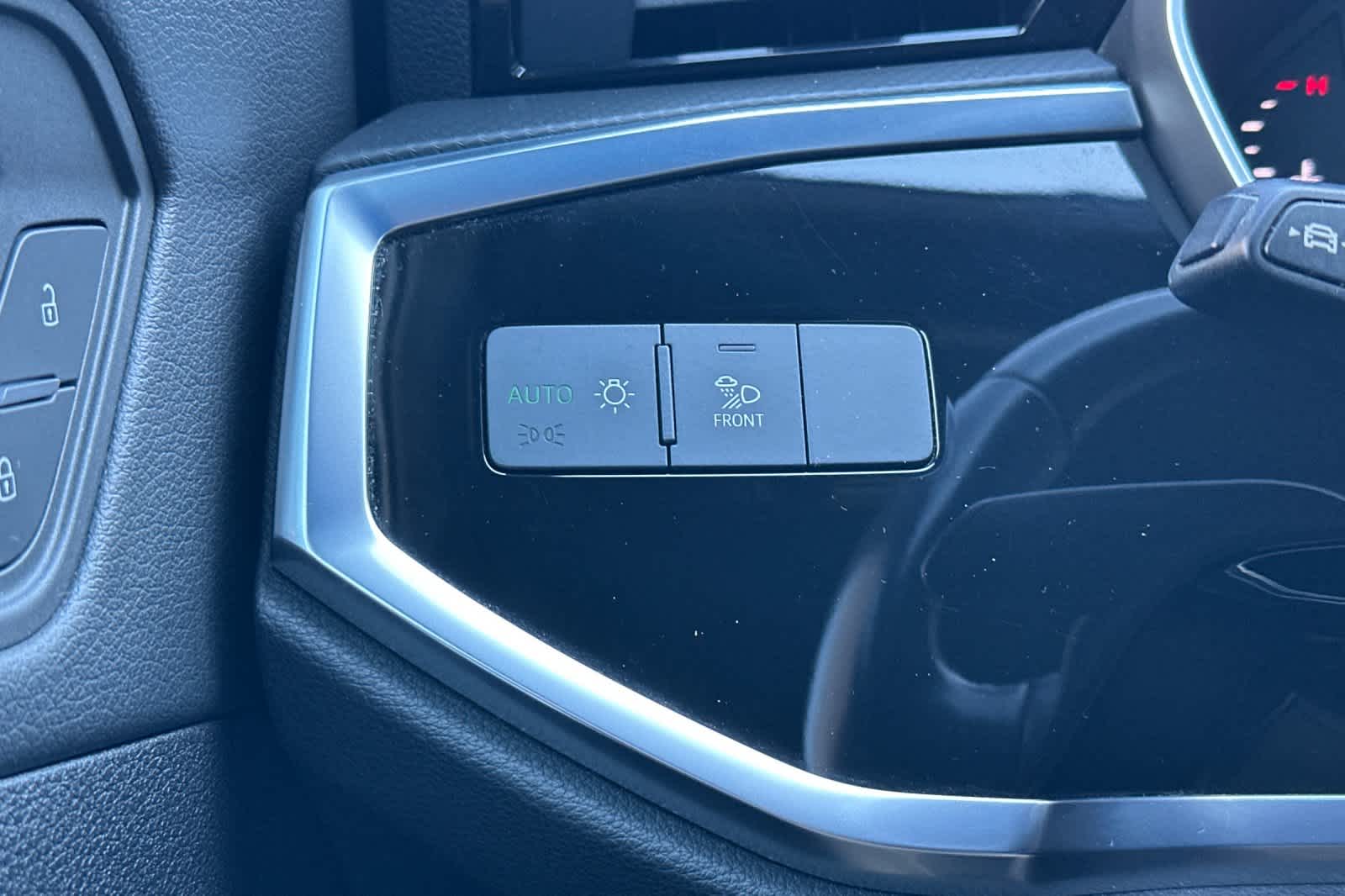 Thumbnail: 2023 Audi Q3 - 30