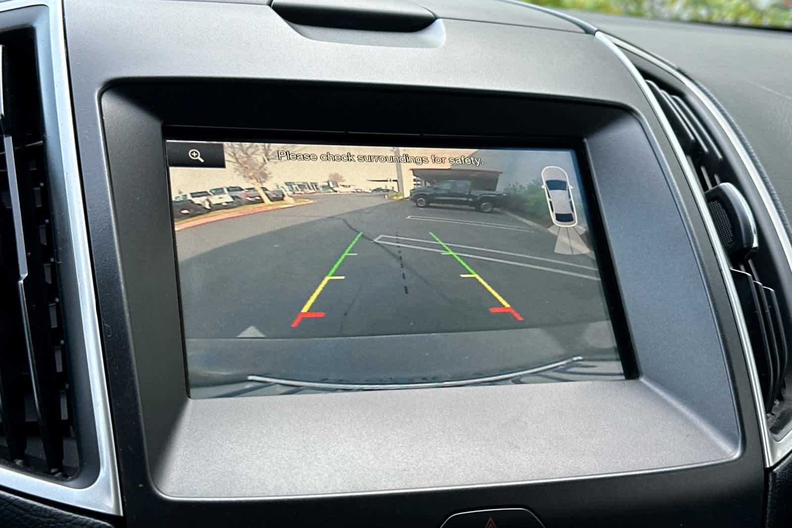 Thumbnail: 2015 Ford Edge - 22