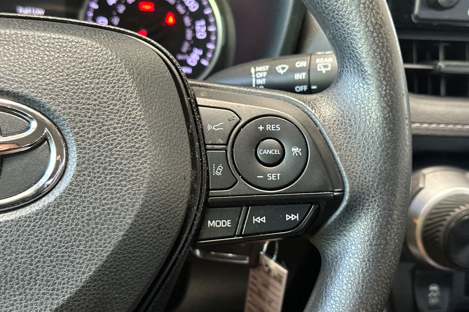 2020 Toyota RAV4 LE 25