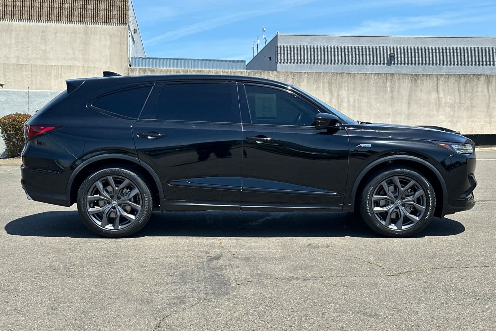 Thumbnail: 2023 Acura MDX - 6