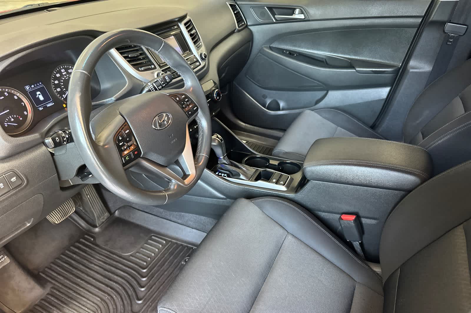 Thumbnail: 2016 Hyundai Tucson - 11