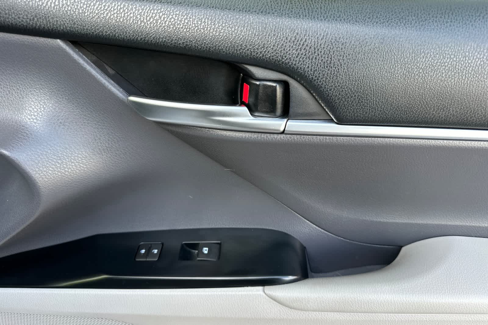 Thumbnail: 2019 Toyota Camry - 17