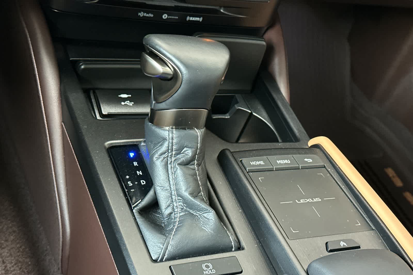 Thumbnail: 2021 Lexus ES - 22