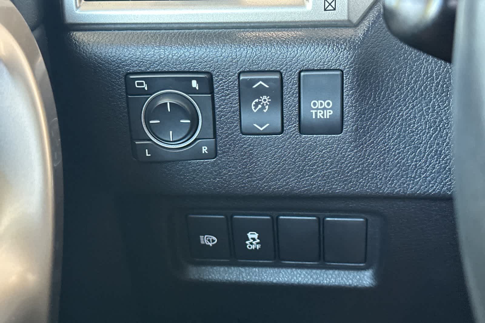 Thumbnail: 2015 Lexus GX - 31