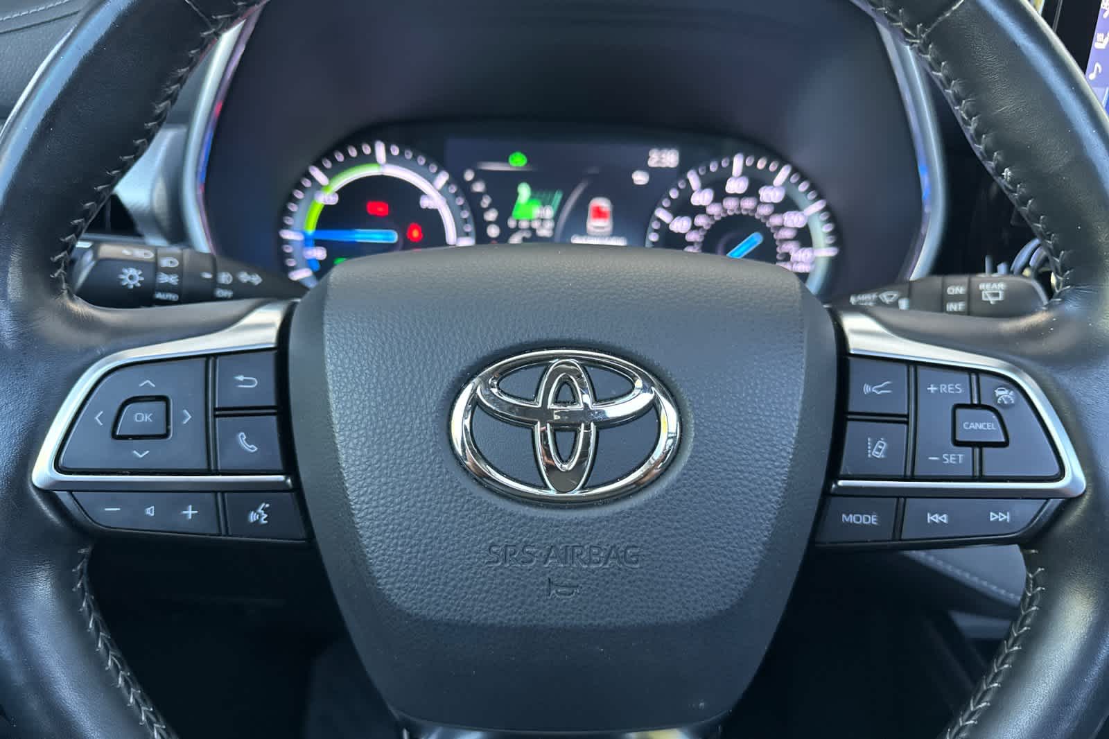Thumbnail: 2020 Toyota Highlander - 26