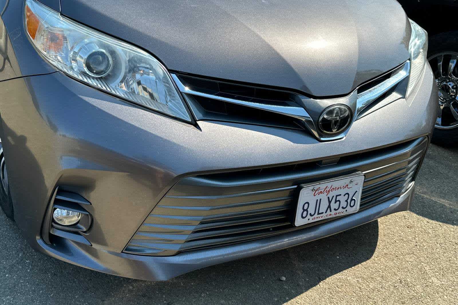 2019 Toyota Sienna XLE 9