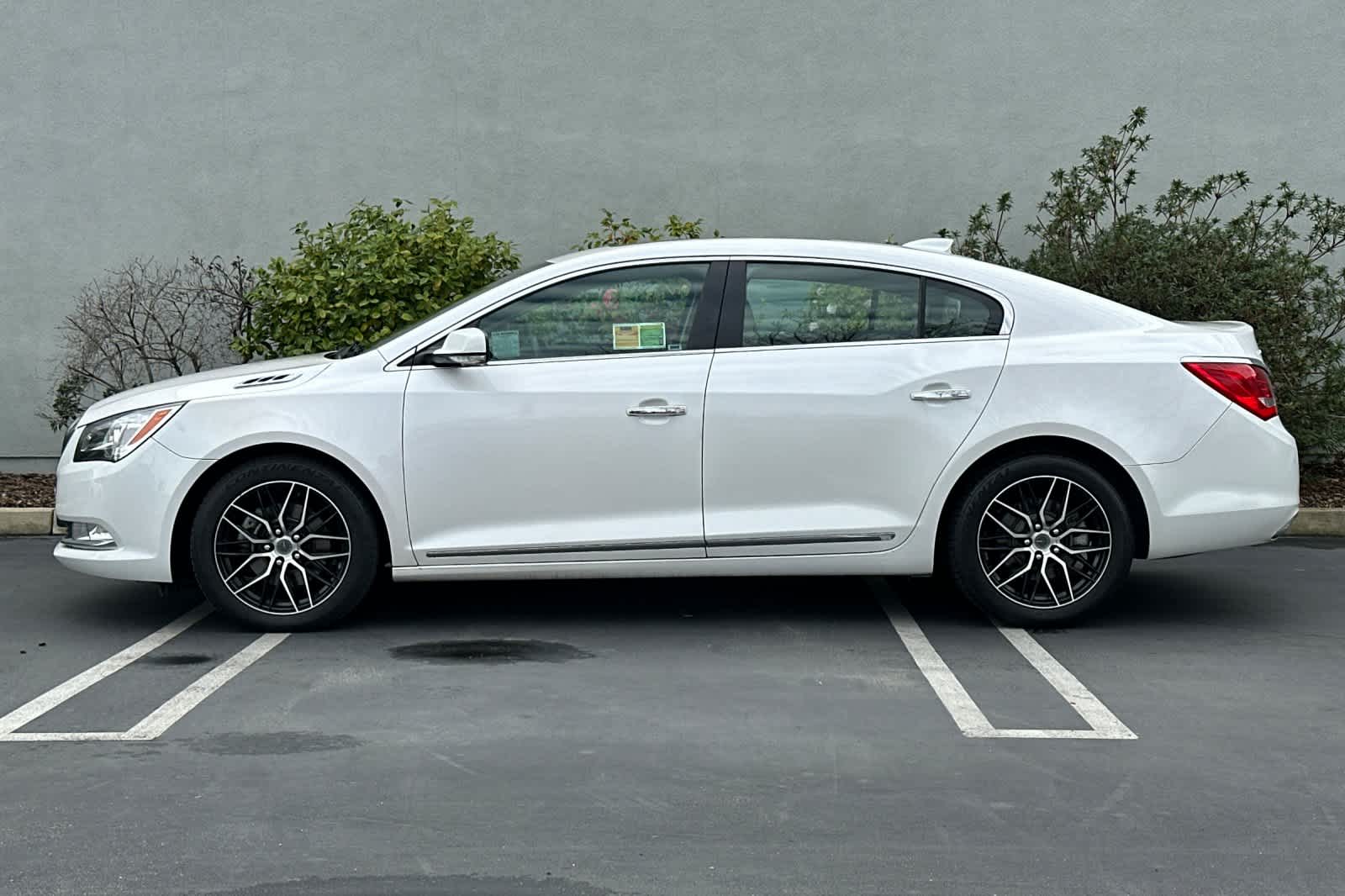 Thumbnail: 2015 Buick LaCrosse - 9