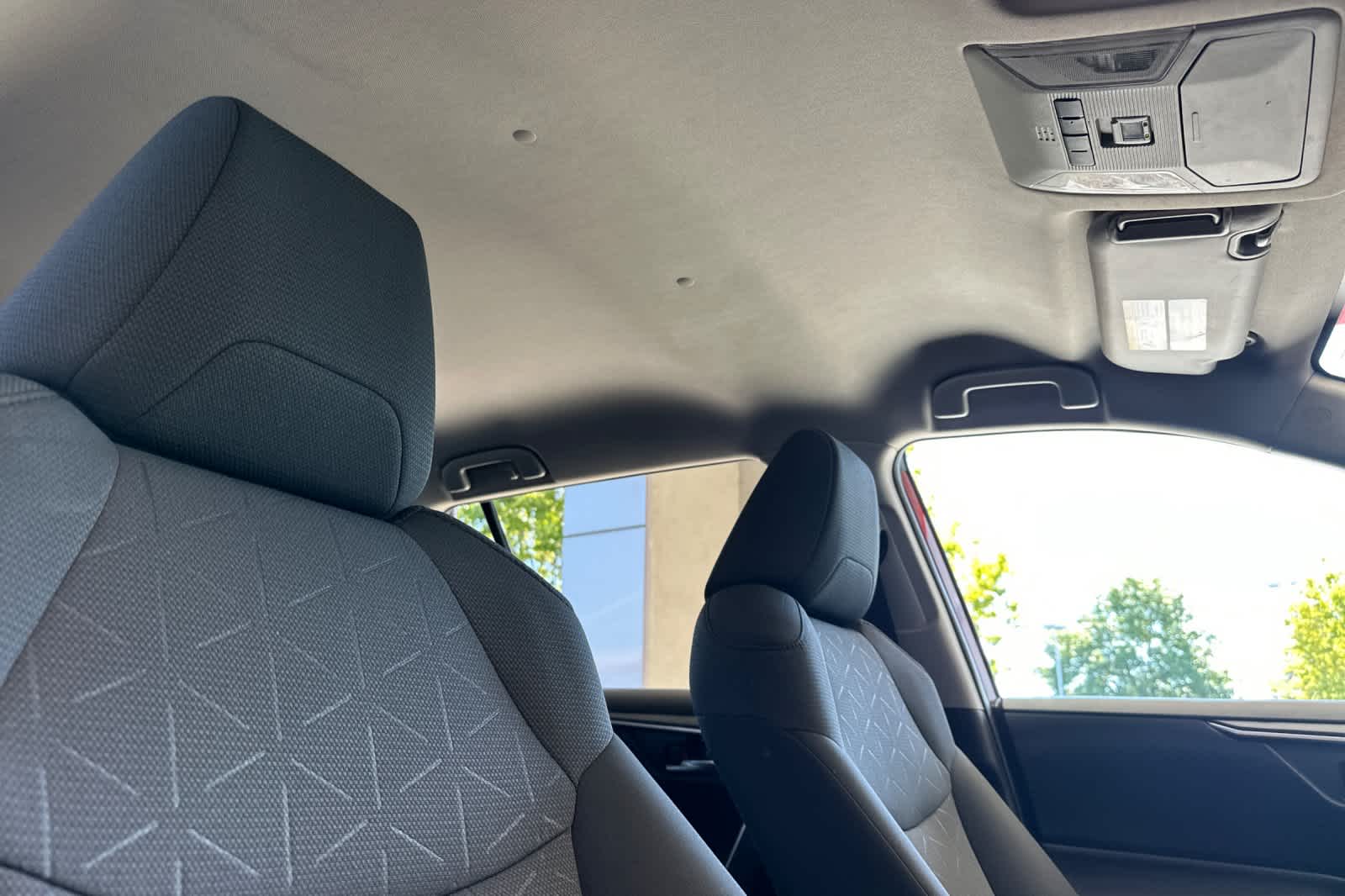 Thumbnail: 2022 Toyota RAV4 - 18