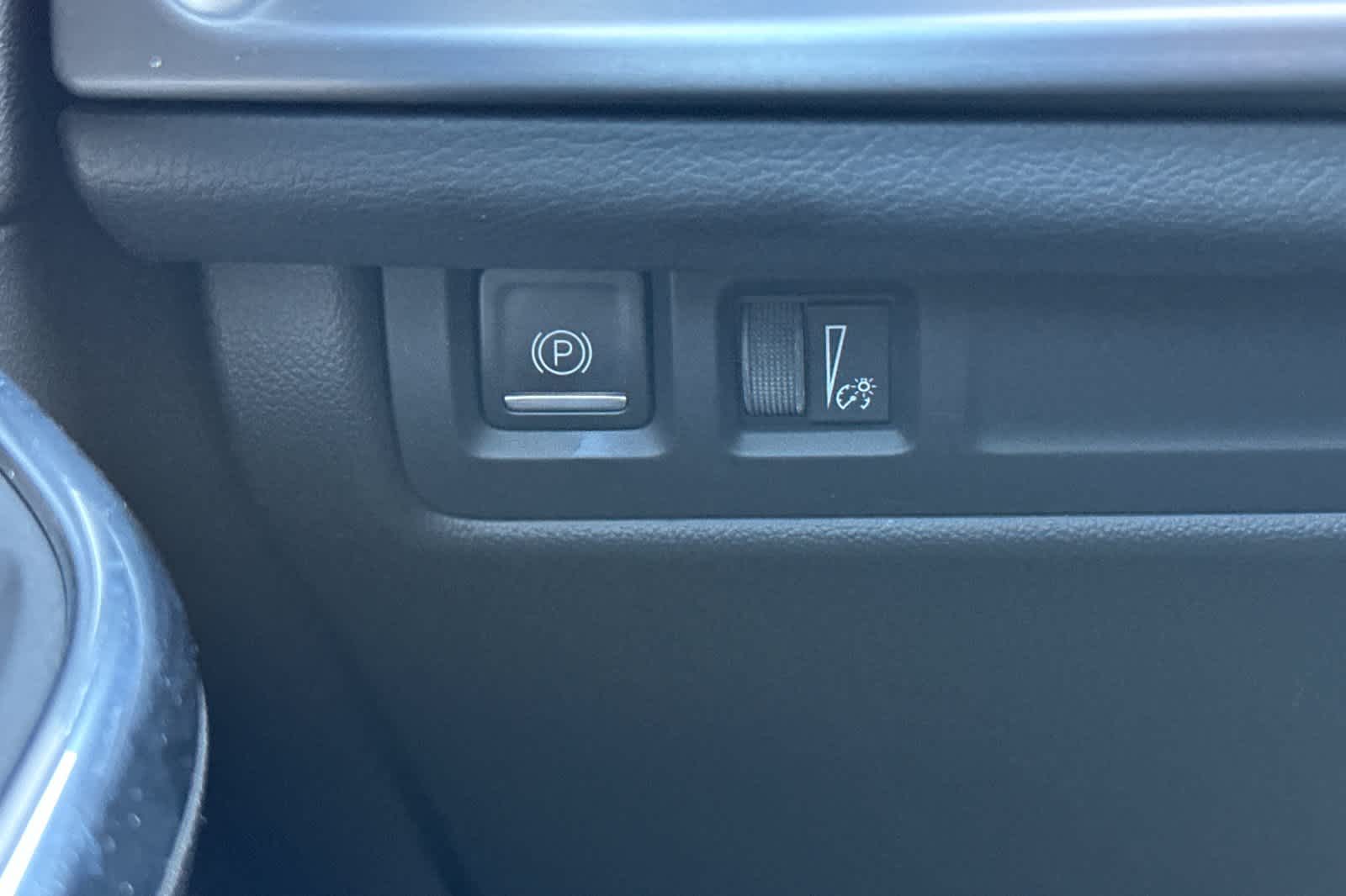 Thumbnail: 2024 Cadillac XT4 - 31