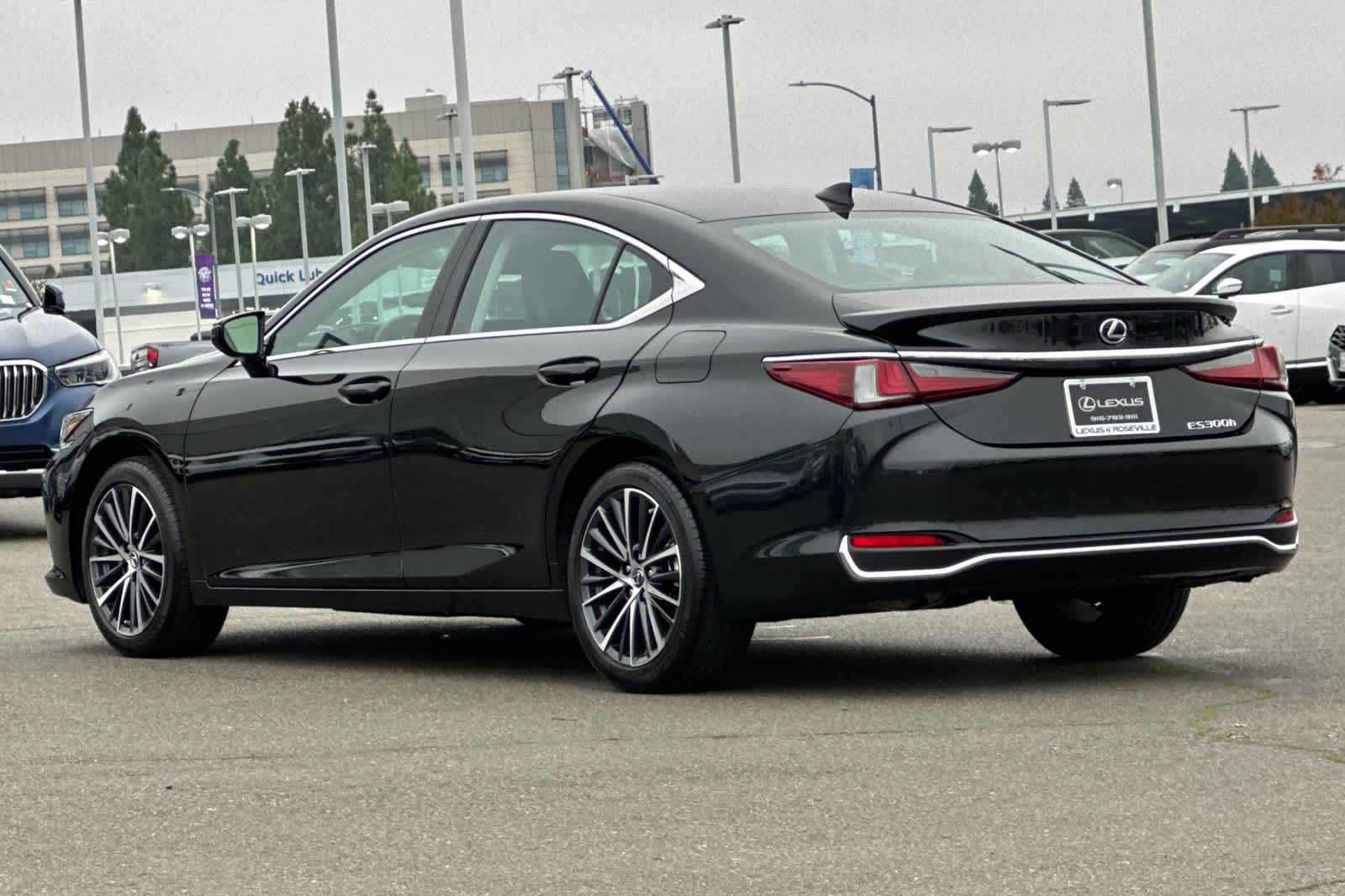 Thumbnail: 2024 Lexus ES - 7