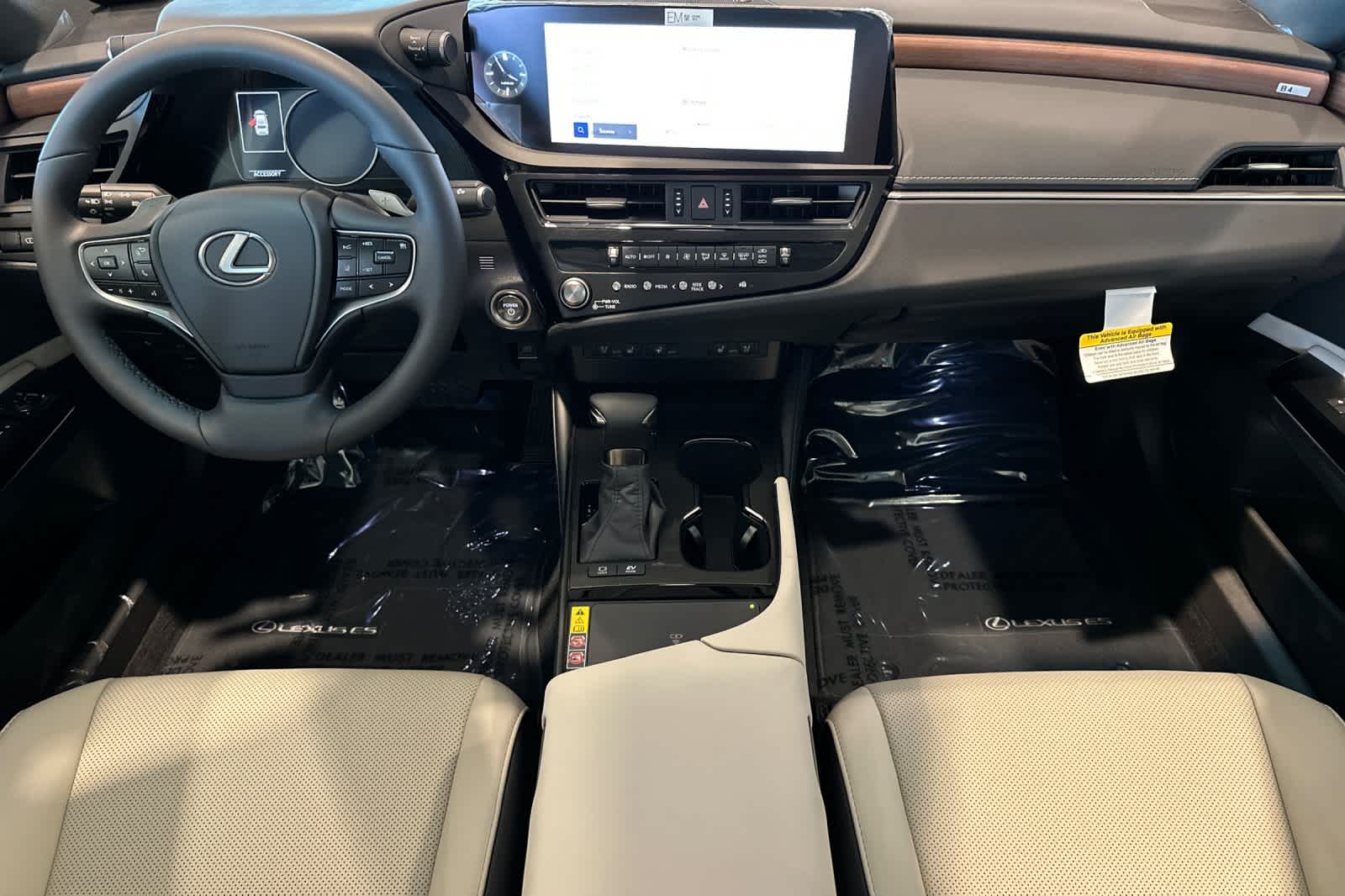 Thumbnail: 2025 Lexus ES - 3