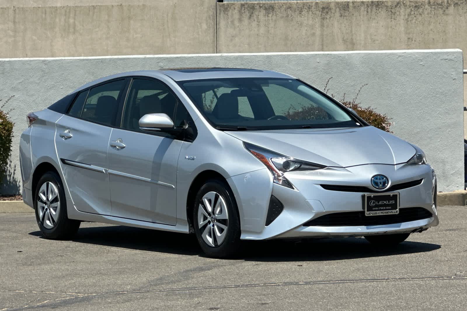 2016 Toyota Prius Three 5