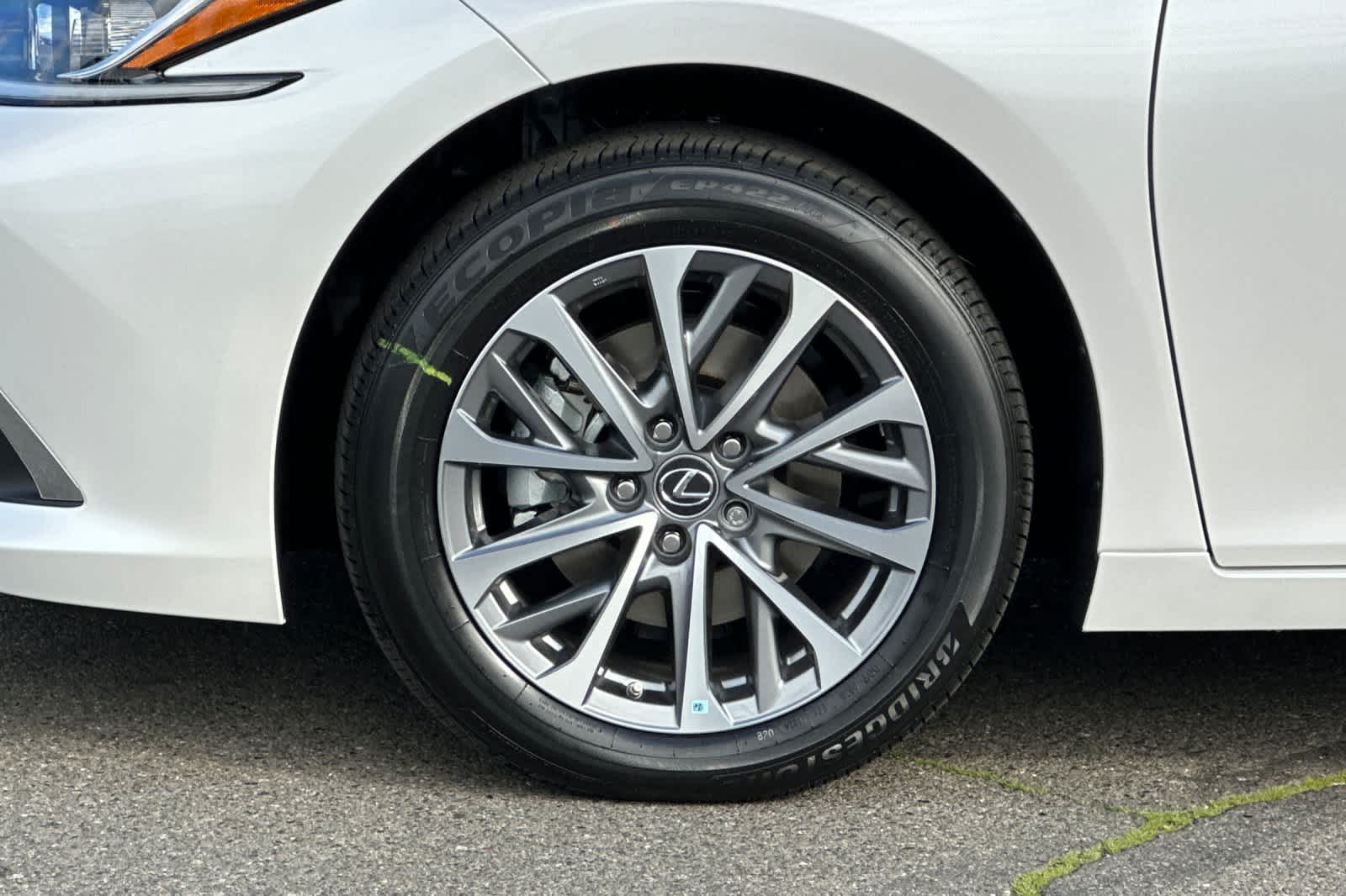 Thumbnail: 2025 Lexus ES - 30