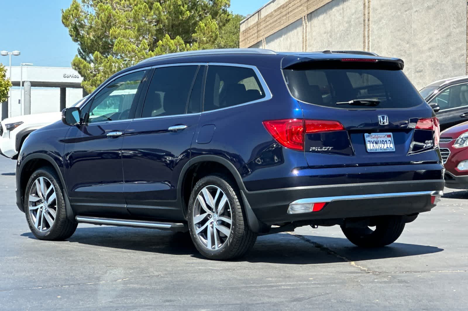 Thumbnail: 2017 Honda Pilot - 7