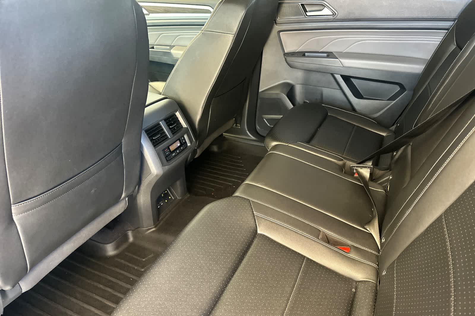 Thumbnail: 2021 Volkswagen Atlas - 4