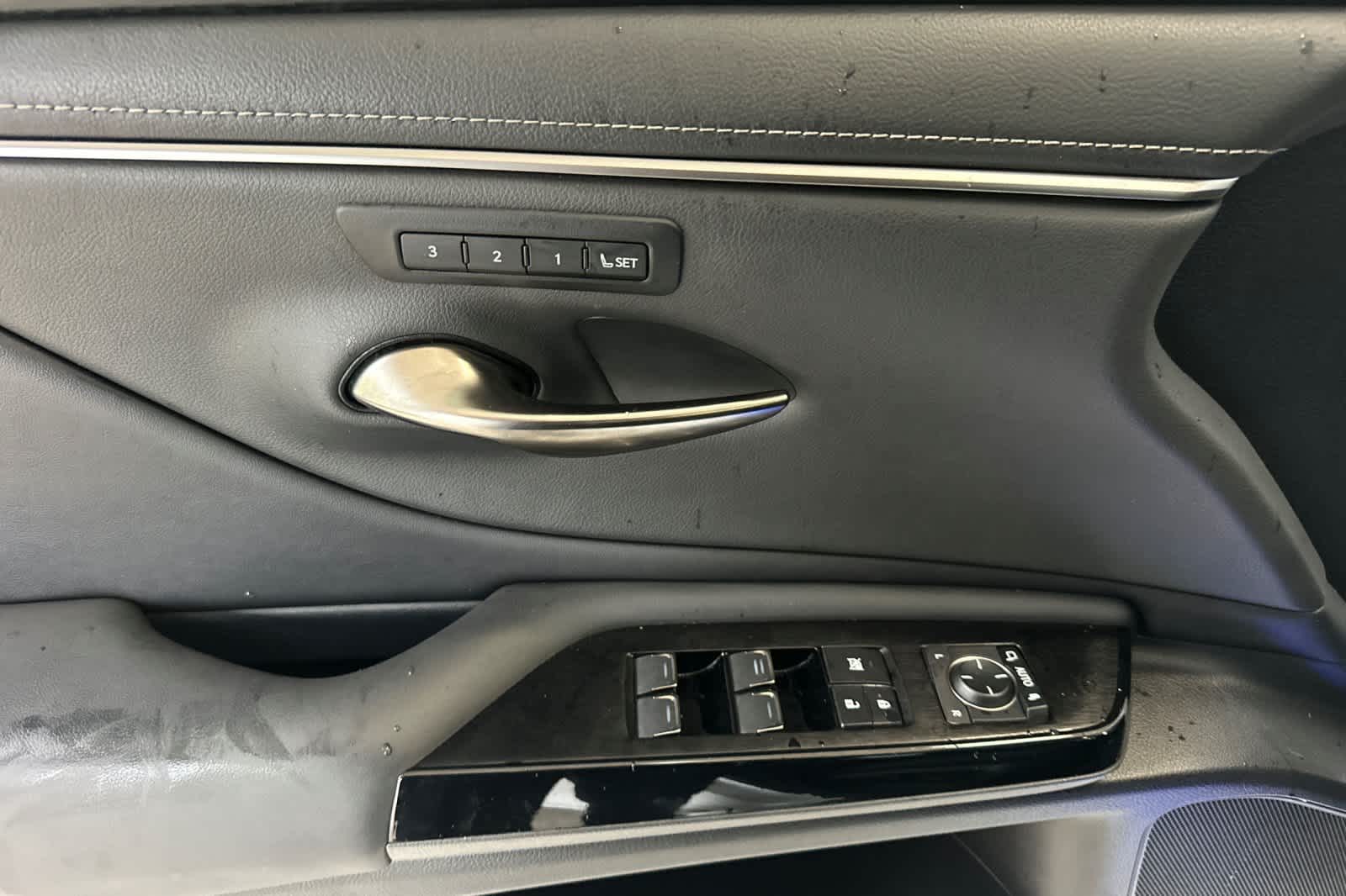 Thumbnail: 2024 Lexus ES - 12