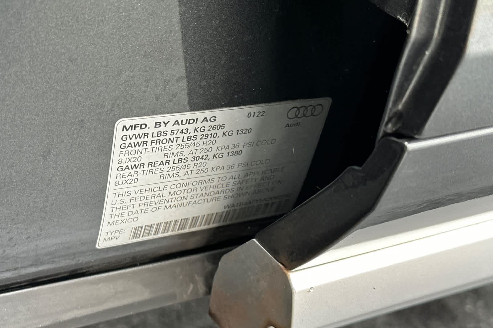 Thumbnail: 2022 Audi SQ5 - 33